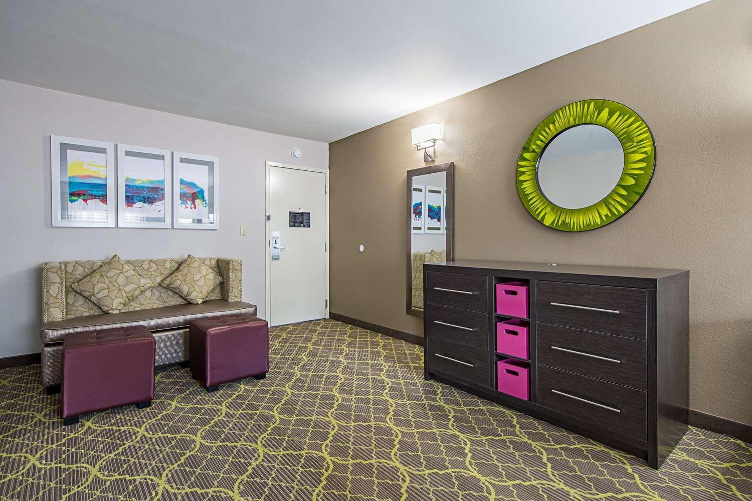 Best Western Plus Clemson Hotel & Conference Center photo 30