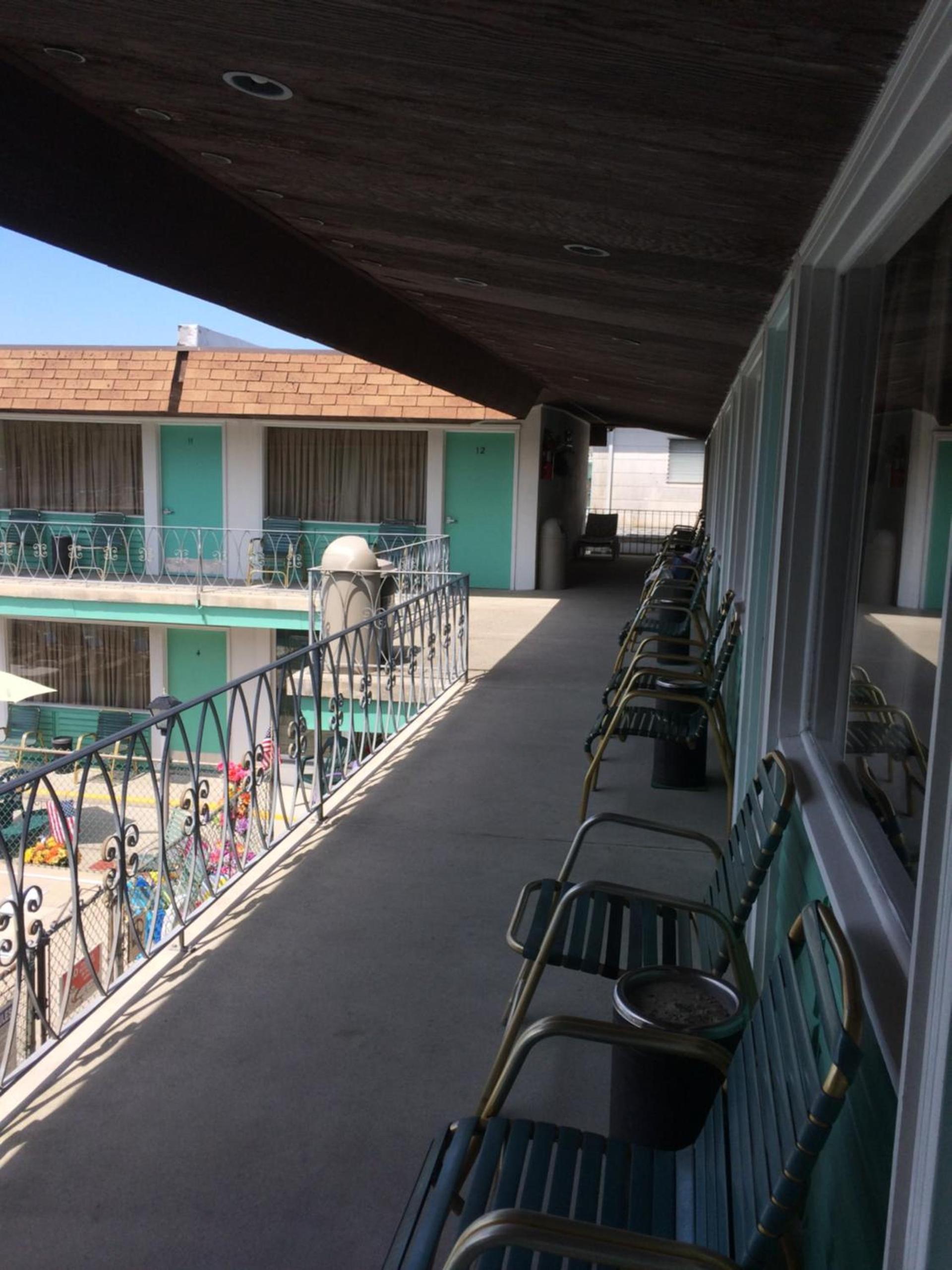 Crystal Sands Motel photo 8