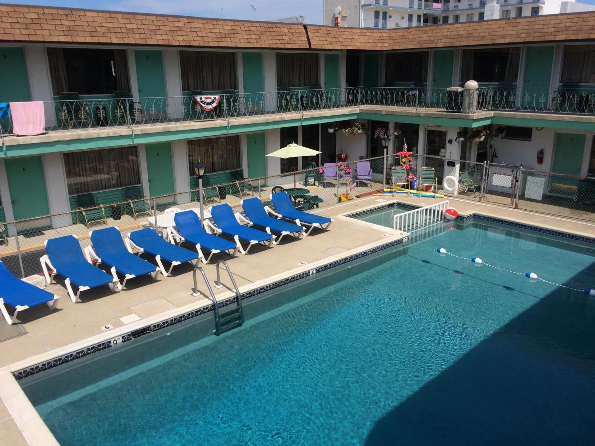 Crystal Sands Motel photo 7