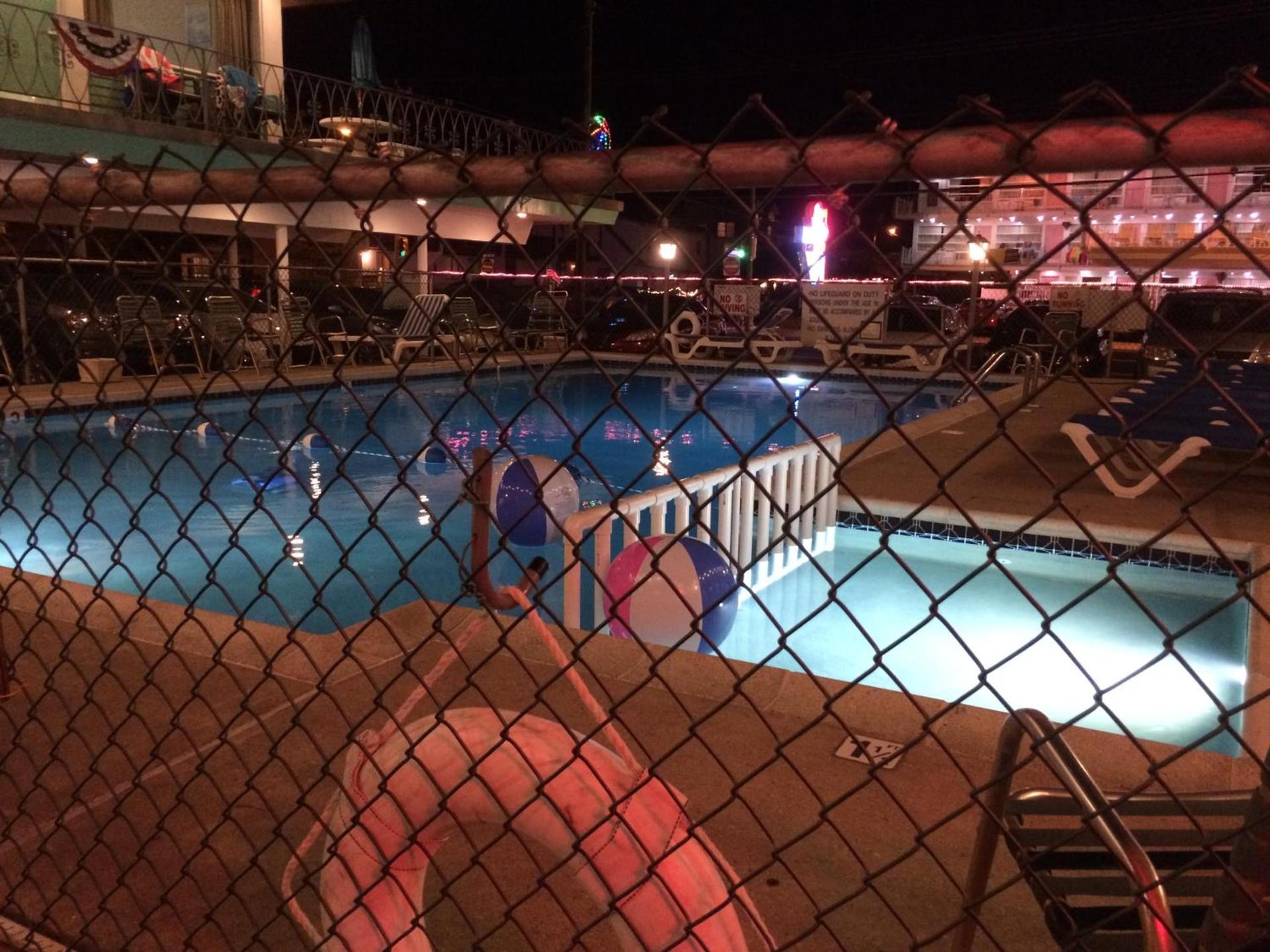 Crystal Sands Motel photo 4