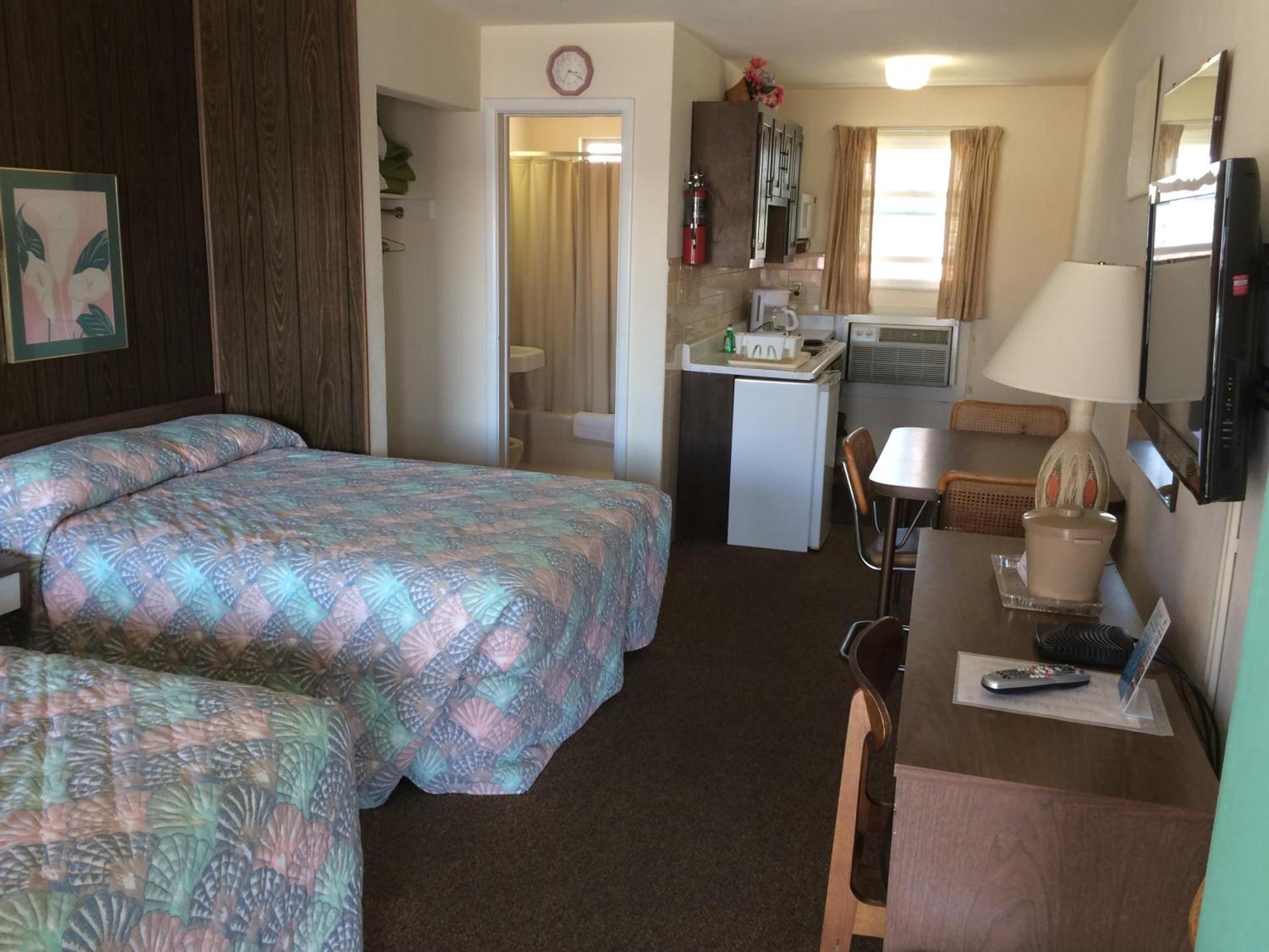 Crystal Sands Motel photo 26