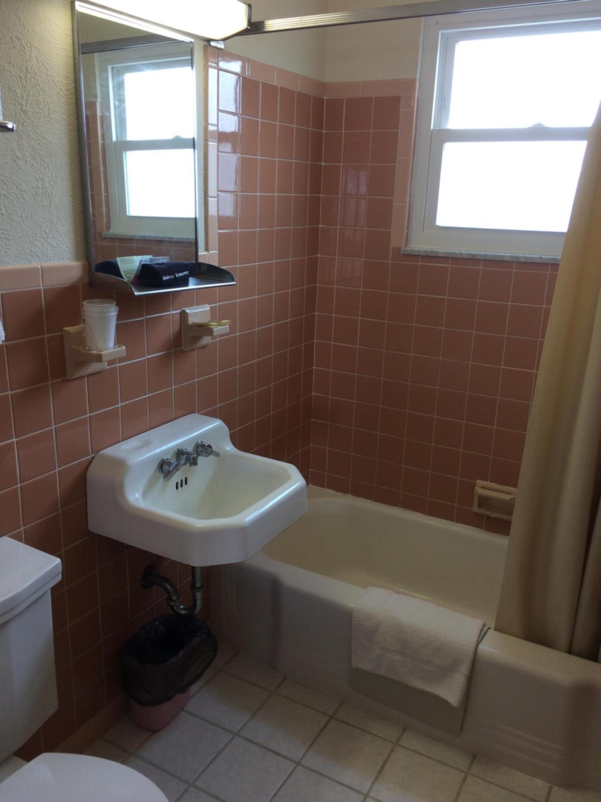 Crystal Sands Motel photo 13