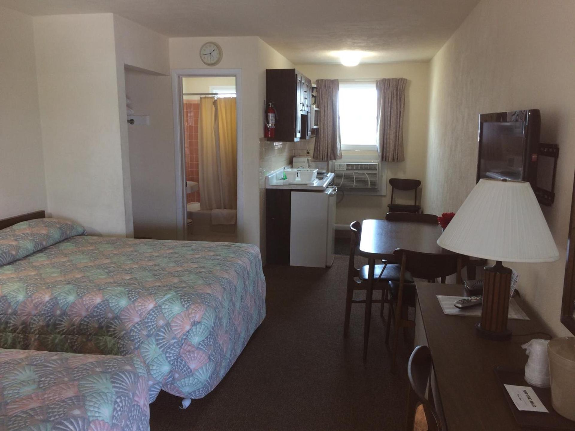 Crystal Sands Motel photo 14