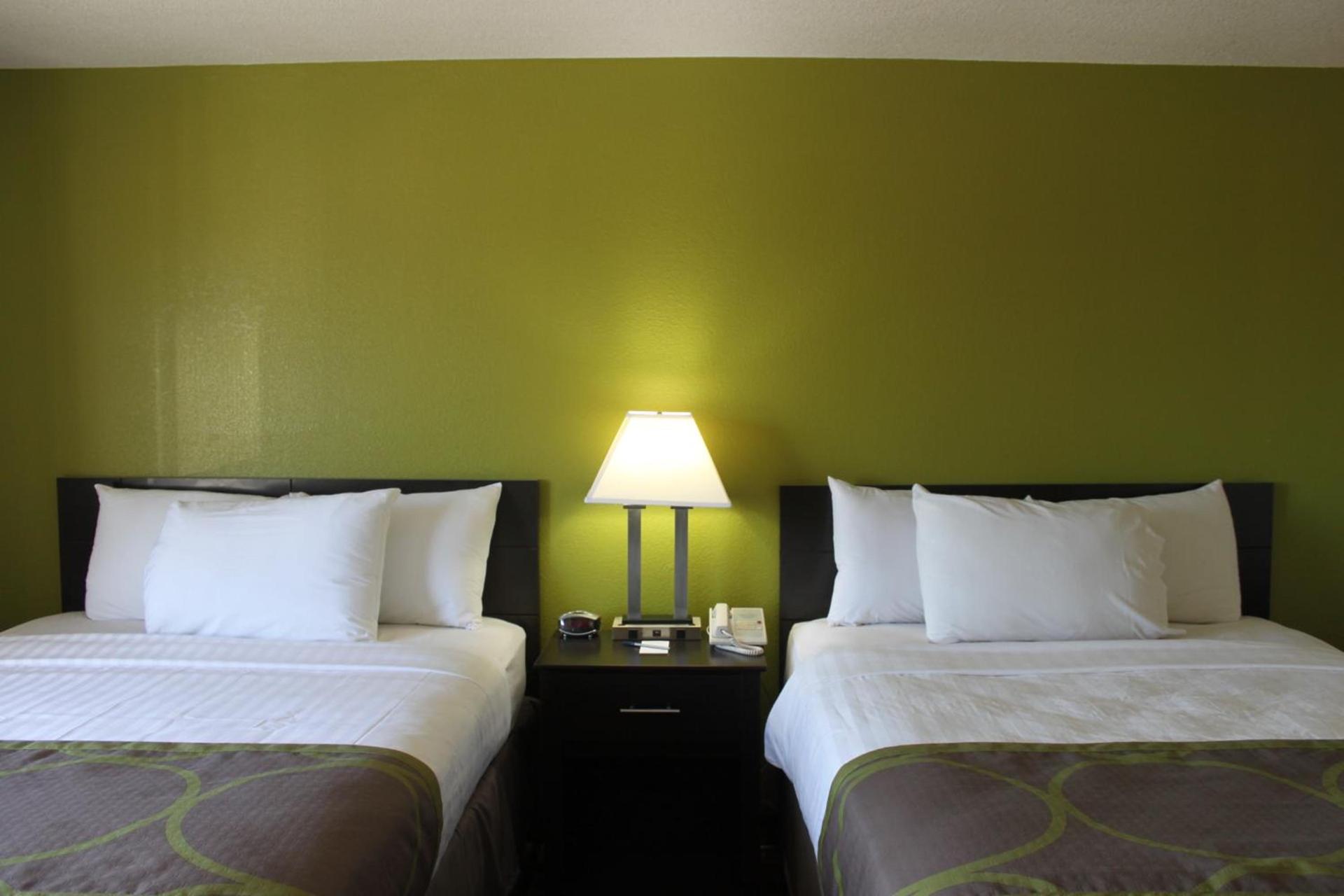 AmericInn by Wyndham West Burlington photo 24
