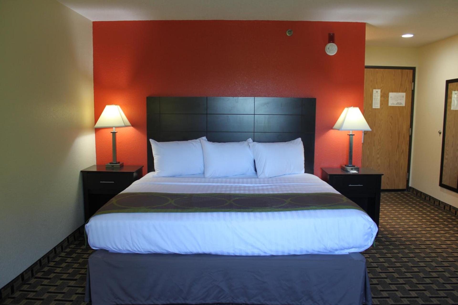 AmericInn by Wyndham West Burlington photo 25