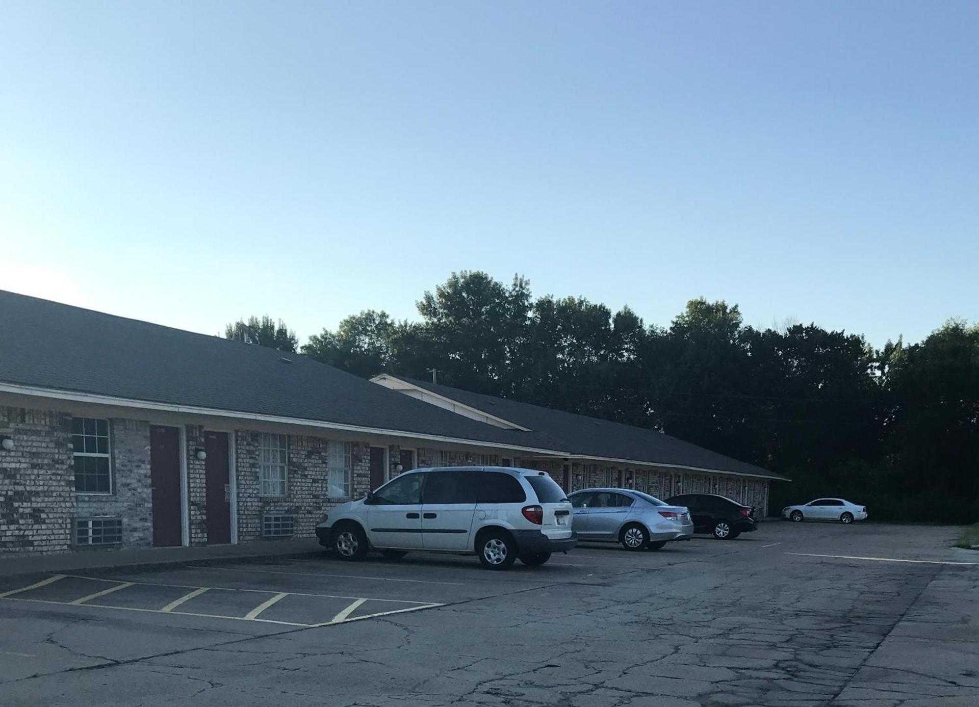 Relax Inn Henryetta photo 5