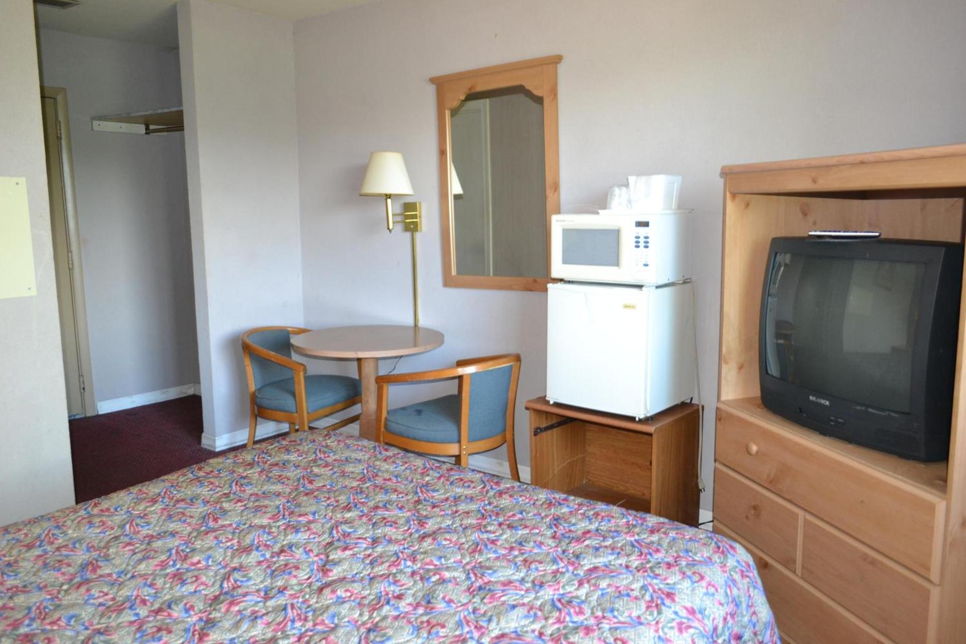 Latham Inn photo 16