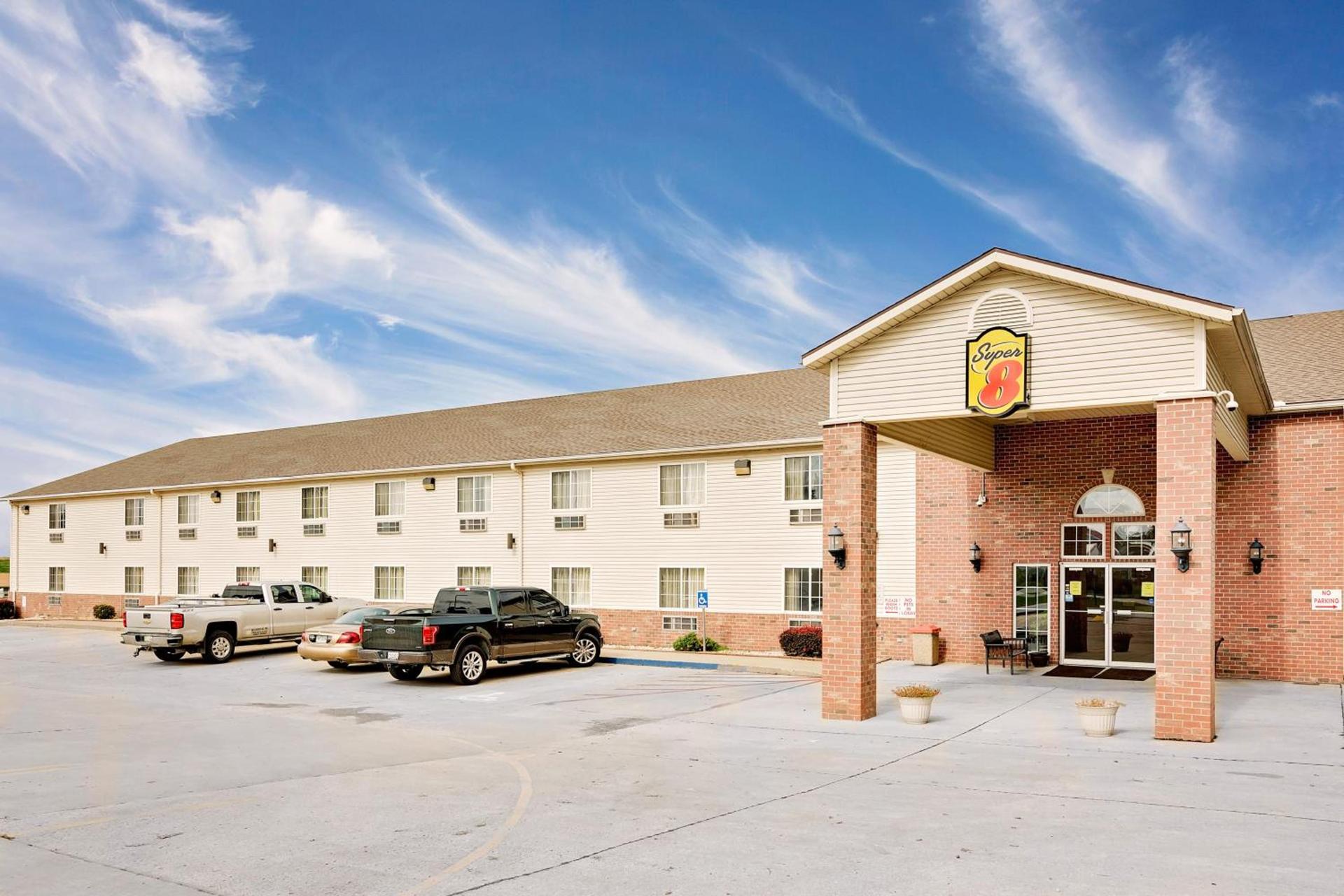 Super 8 by Wyndham Mound City photo 26