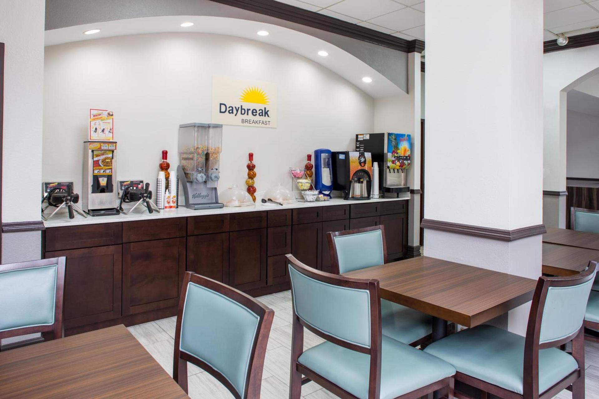 Days Inn & Suites by Wyndham Orlando Airport photo 27