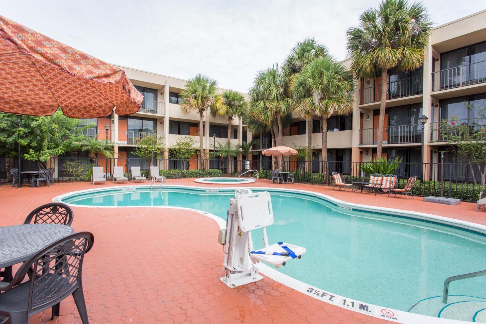 Days Inn & Suites by Wyndham Orlando Airport photo 24