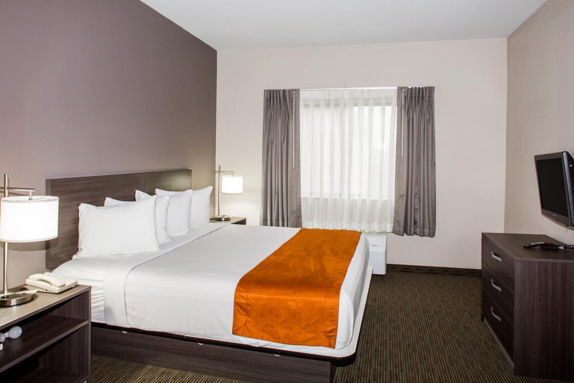 Days Inn & Suites by Wyndham Orlando Airport photo 18