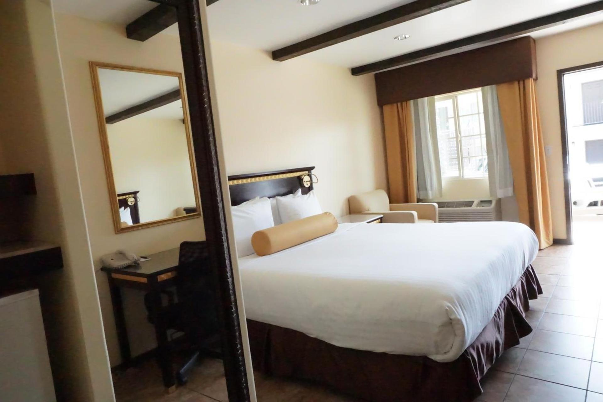 Tuscan Garden Inn photo 8