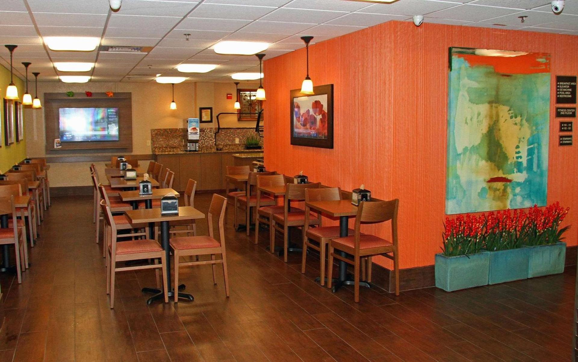 Best Western Plus Universal Inn - Free Shuttle to Universal Studios! photo 18