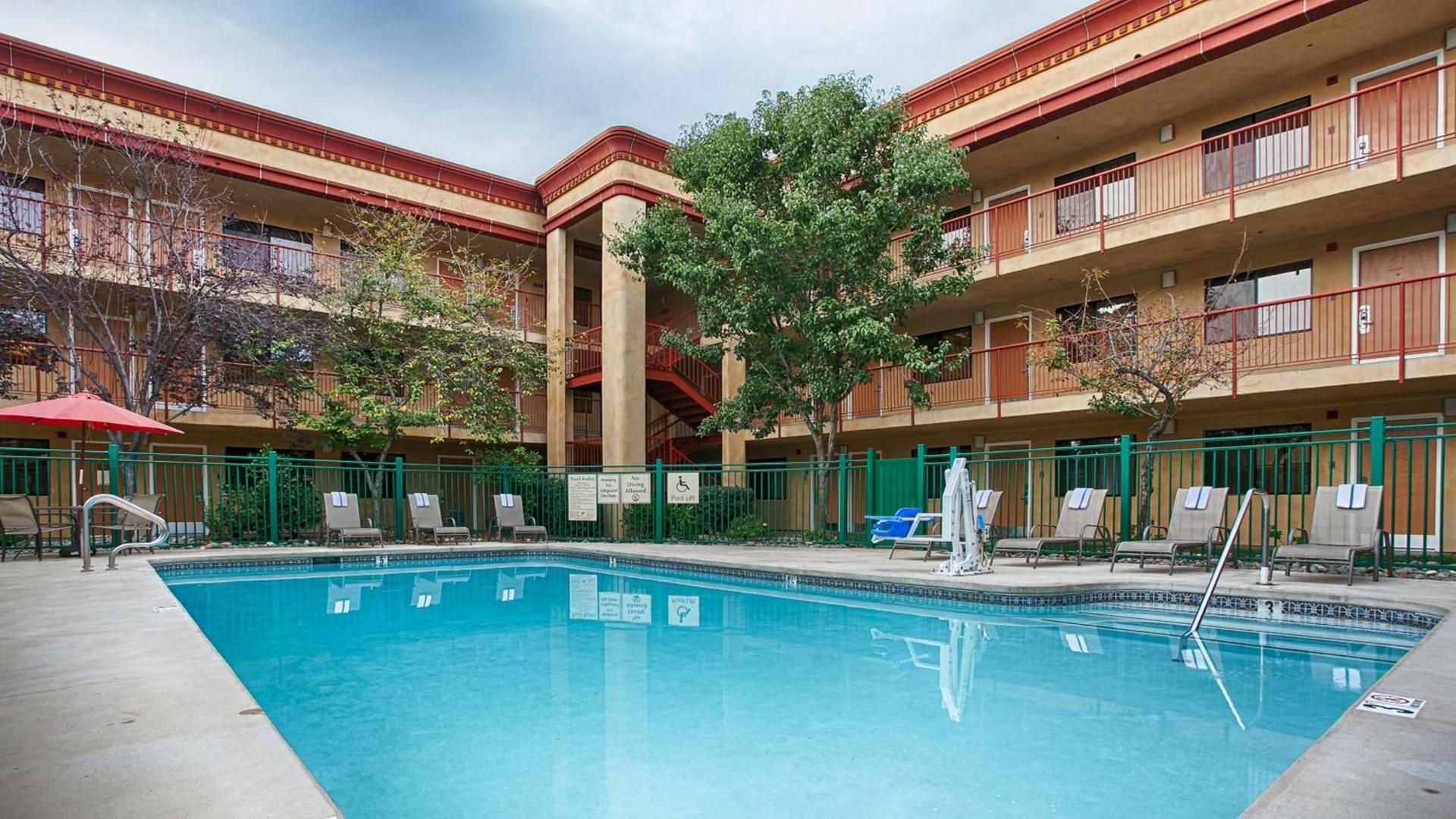 Best Western Plus Orchid Hotel & Suites photo 76
