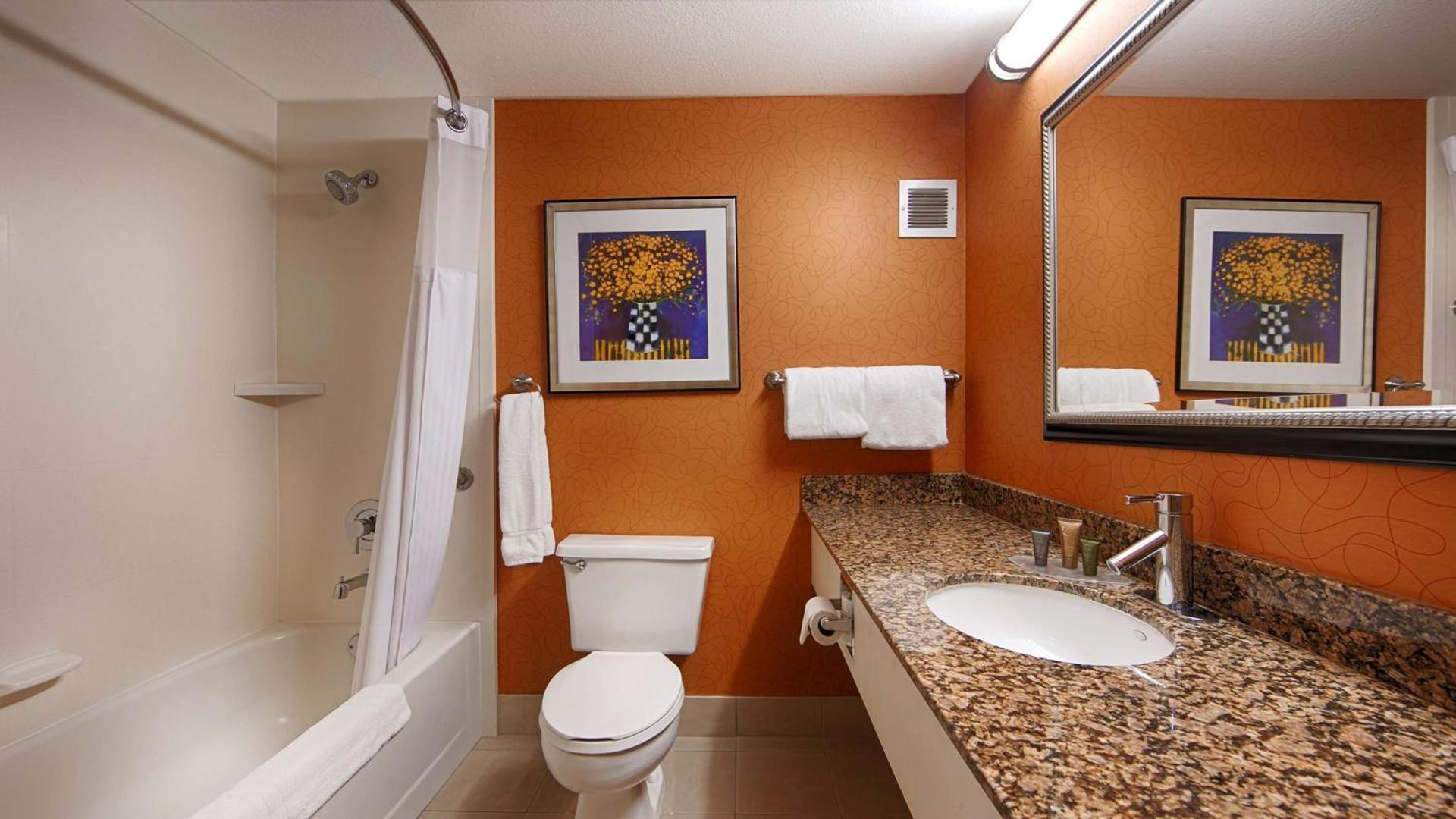 Best Western Plus Fresno Airport Hotel photo 12