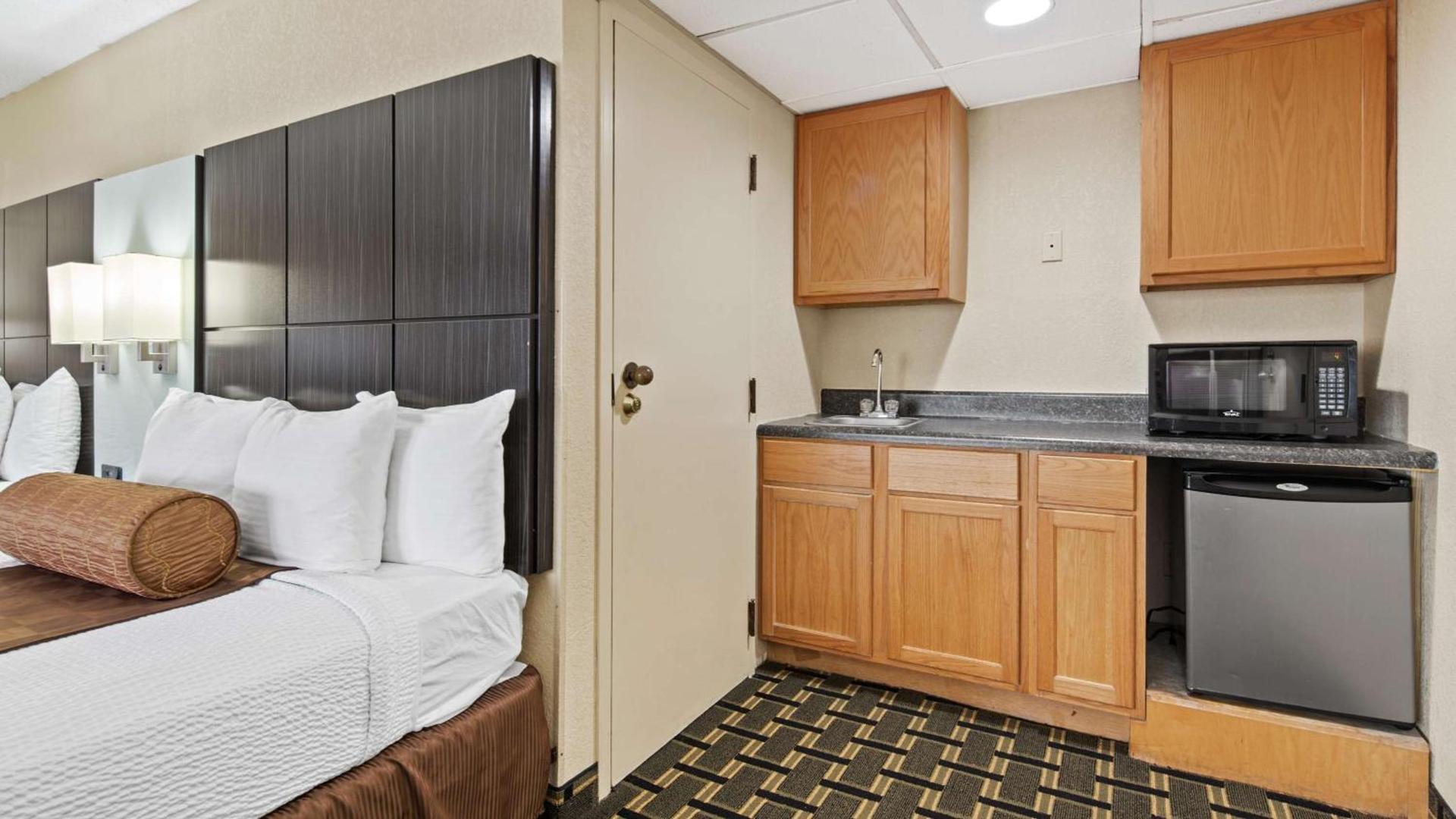 Best Western Executive Inn photo 8