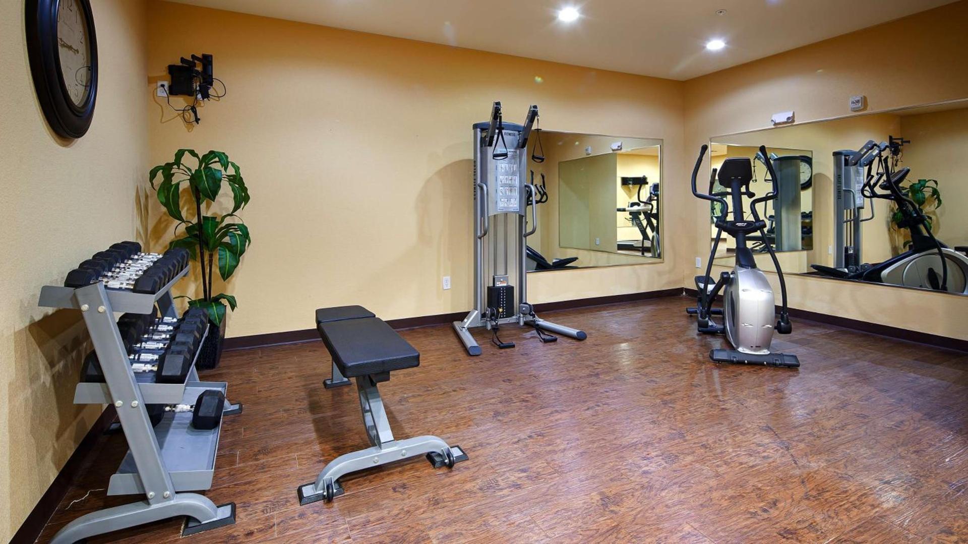 Best Western Plus Fort Worth Forest Hill Inn & Suites photo 20