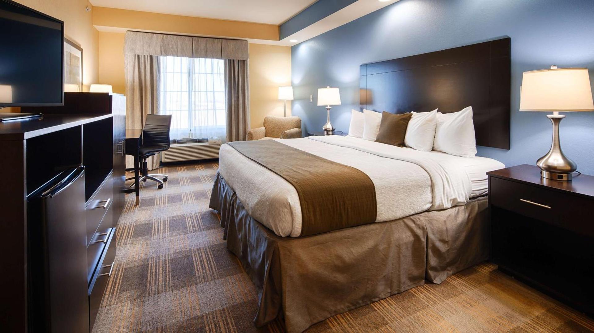 Best Western Plus Fort Worth Forest Hill Inn & Suites photo 2