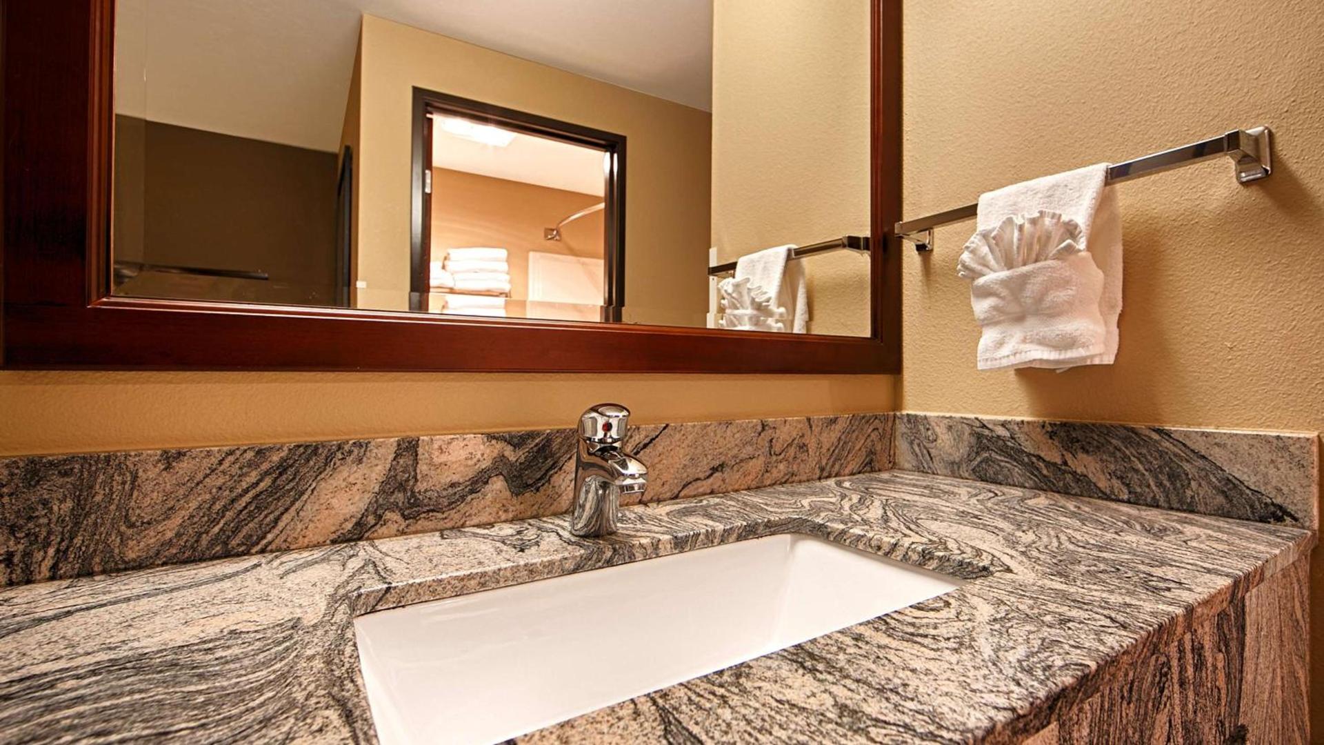 Best Western Plus Prairie Inn photo 16