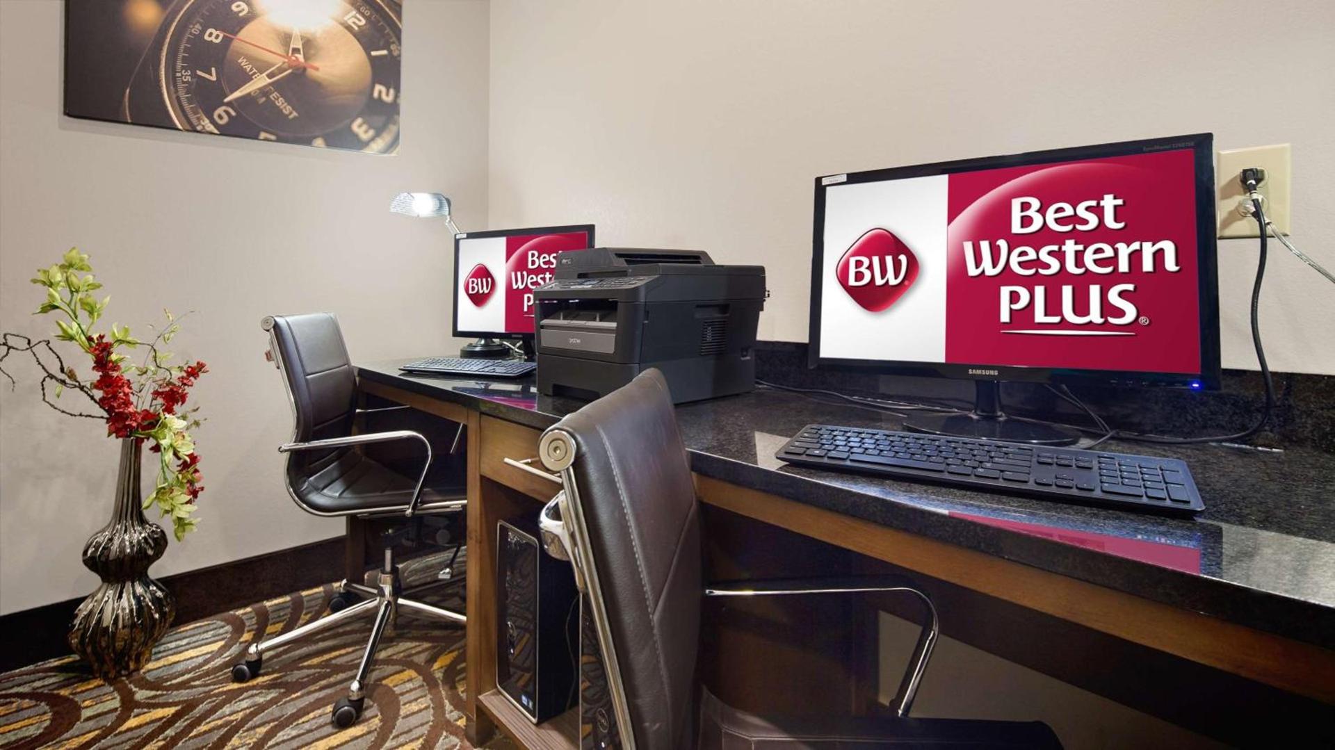 Best Western Plus Washington Hotel photo 11