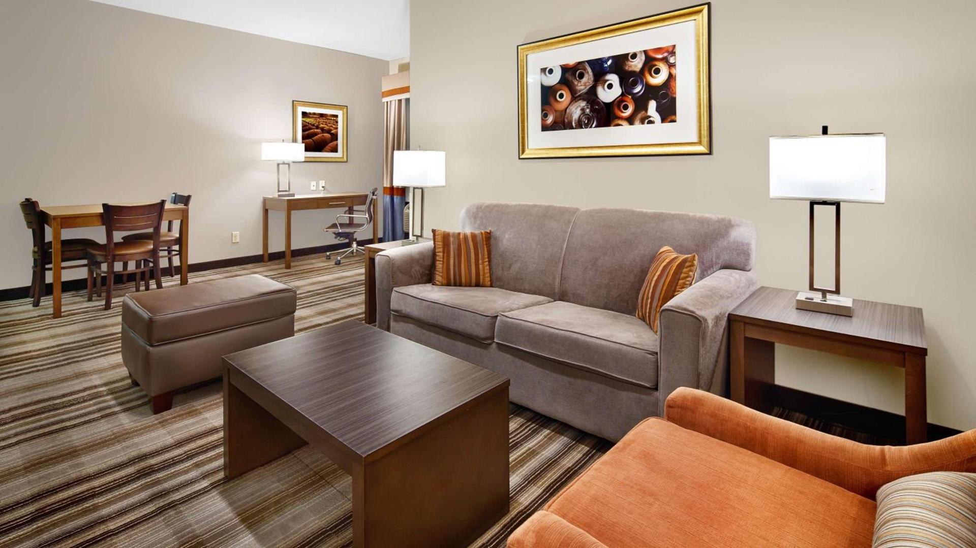 Best Western Plus Washington Hotel photo 2
