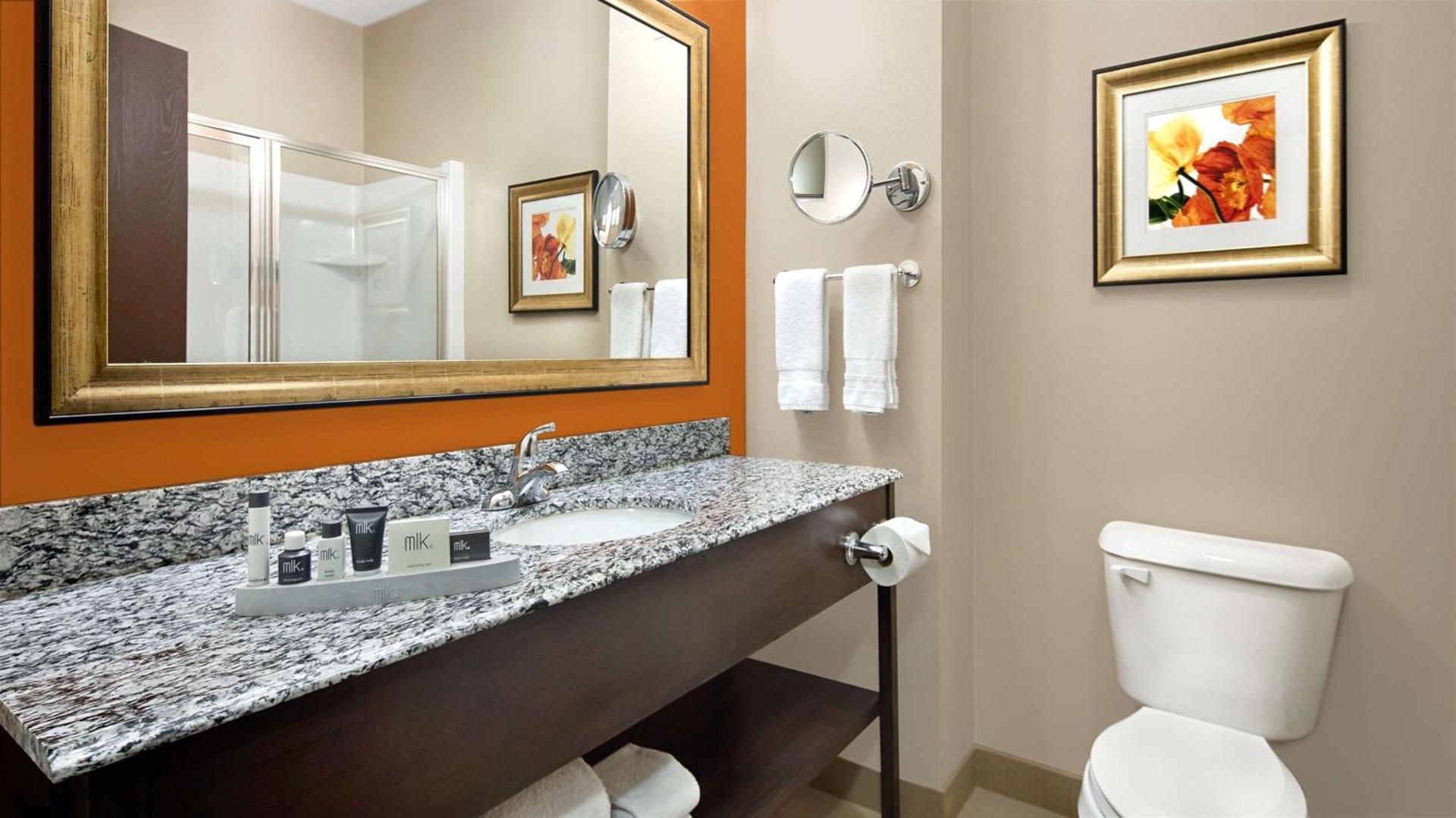 Best Western Plus Washington Hotel photo 12