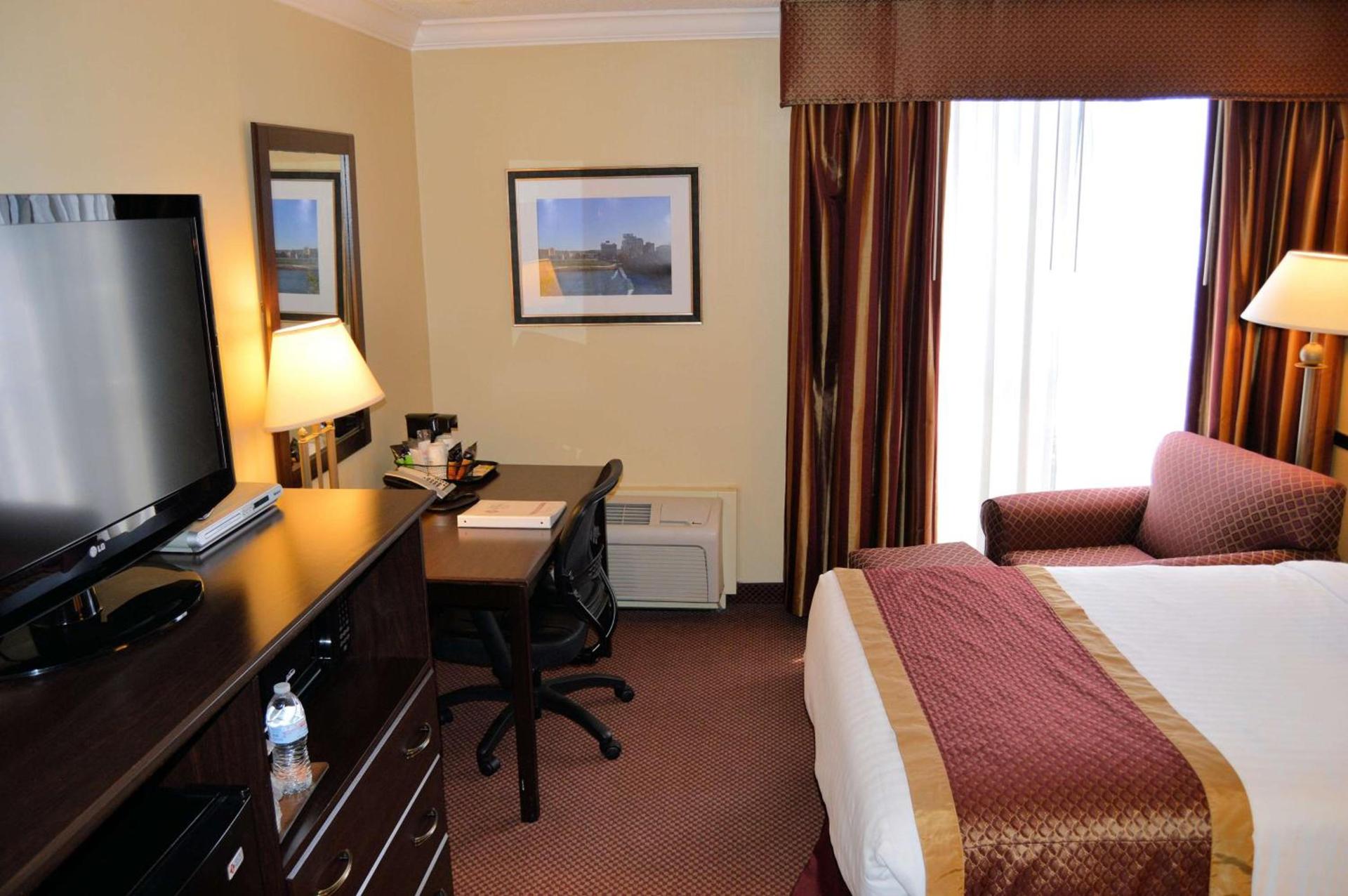 Best Western Plus Genetti Wilkes Barre photo 19