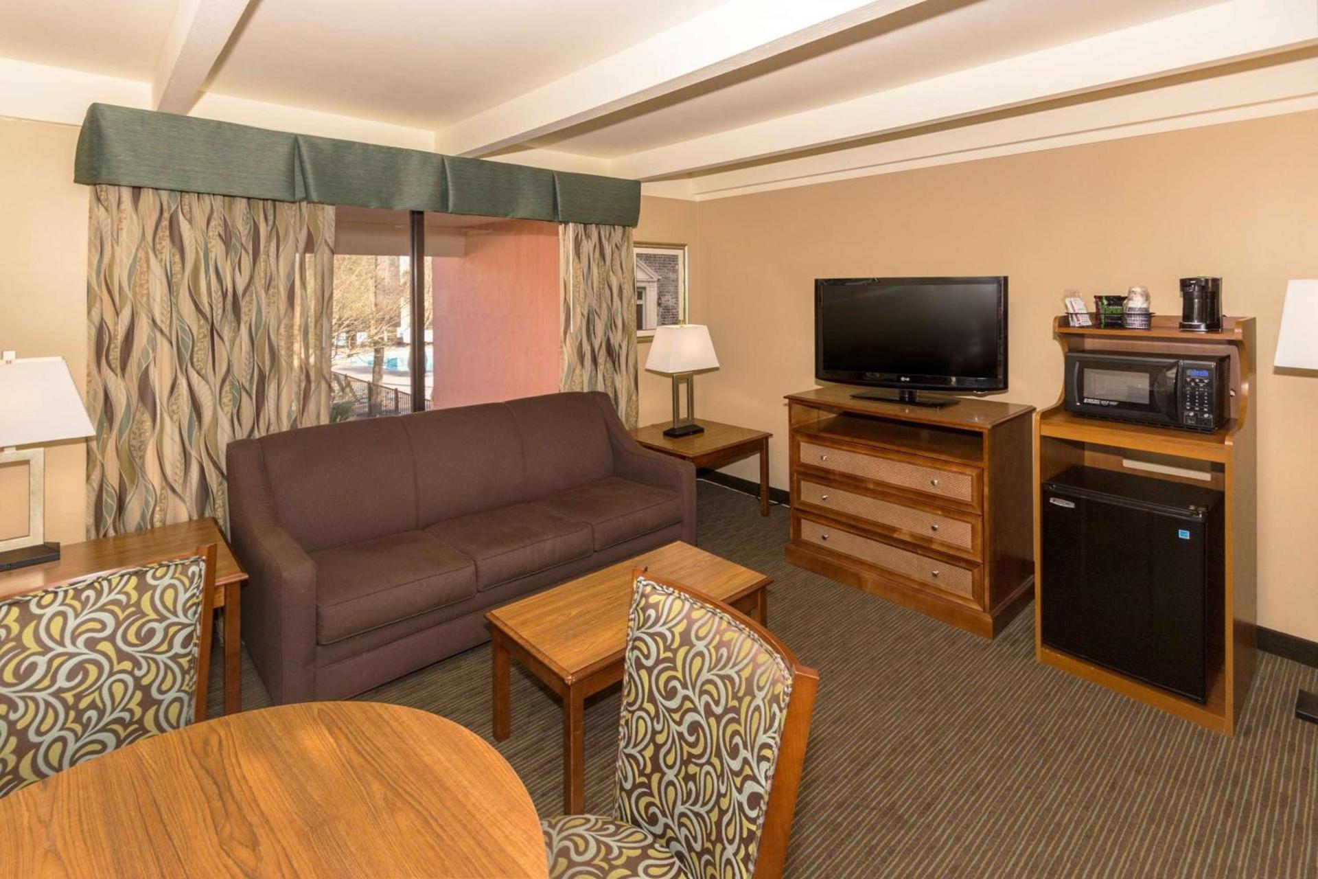 Best Western Charleston Inn photo 43