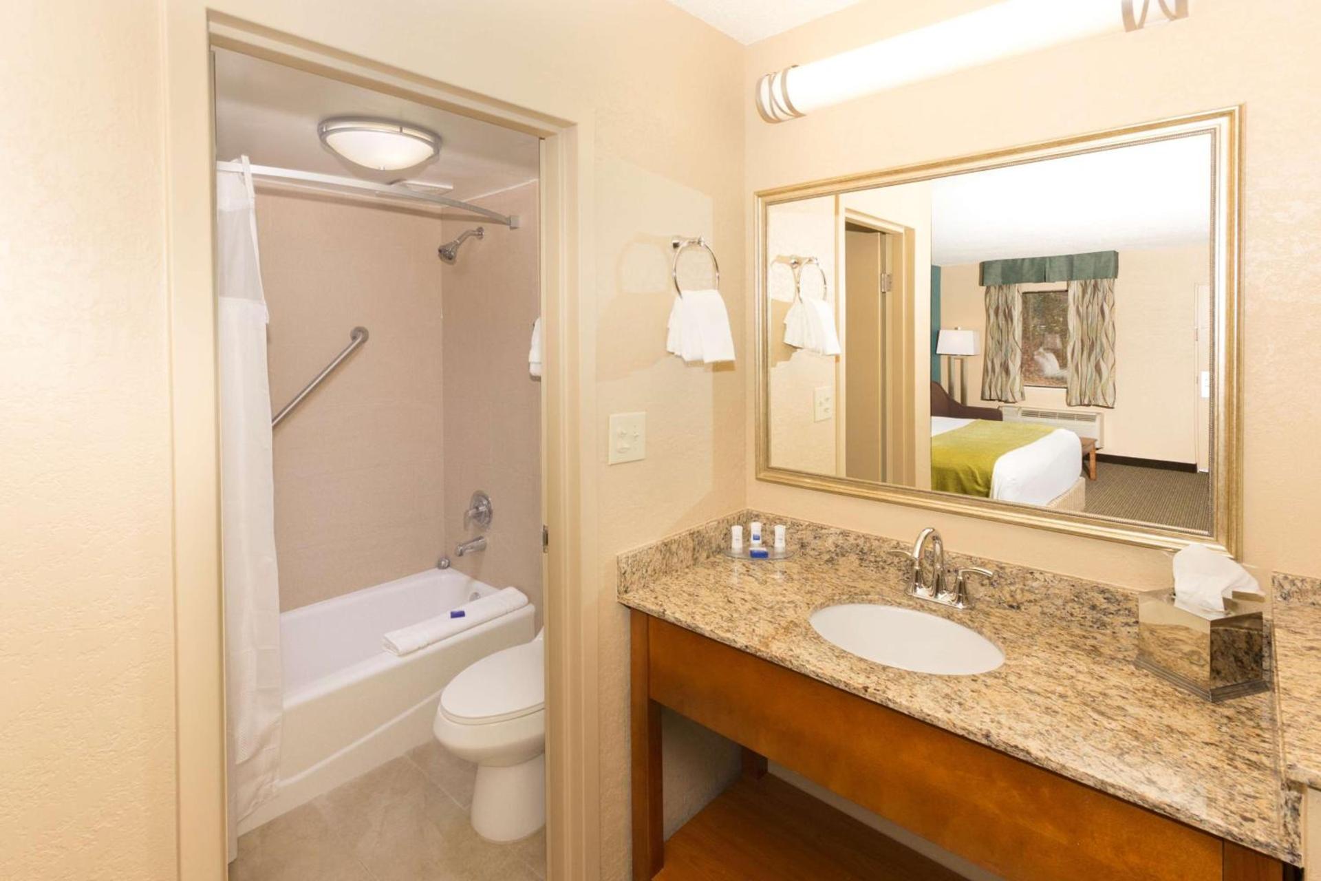 Best Western Charleston Inn photo 47