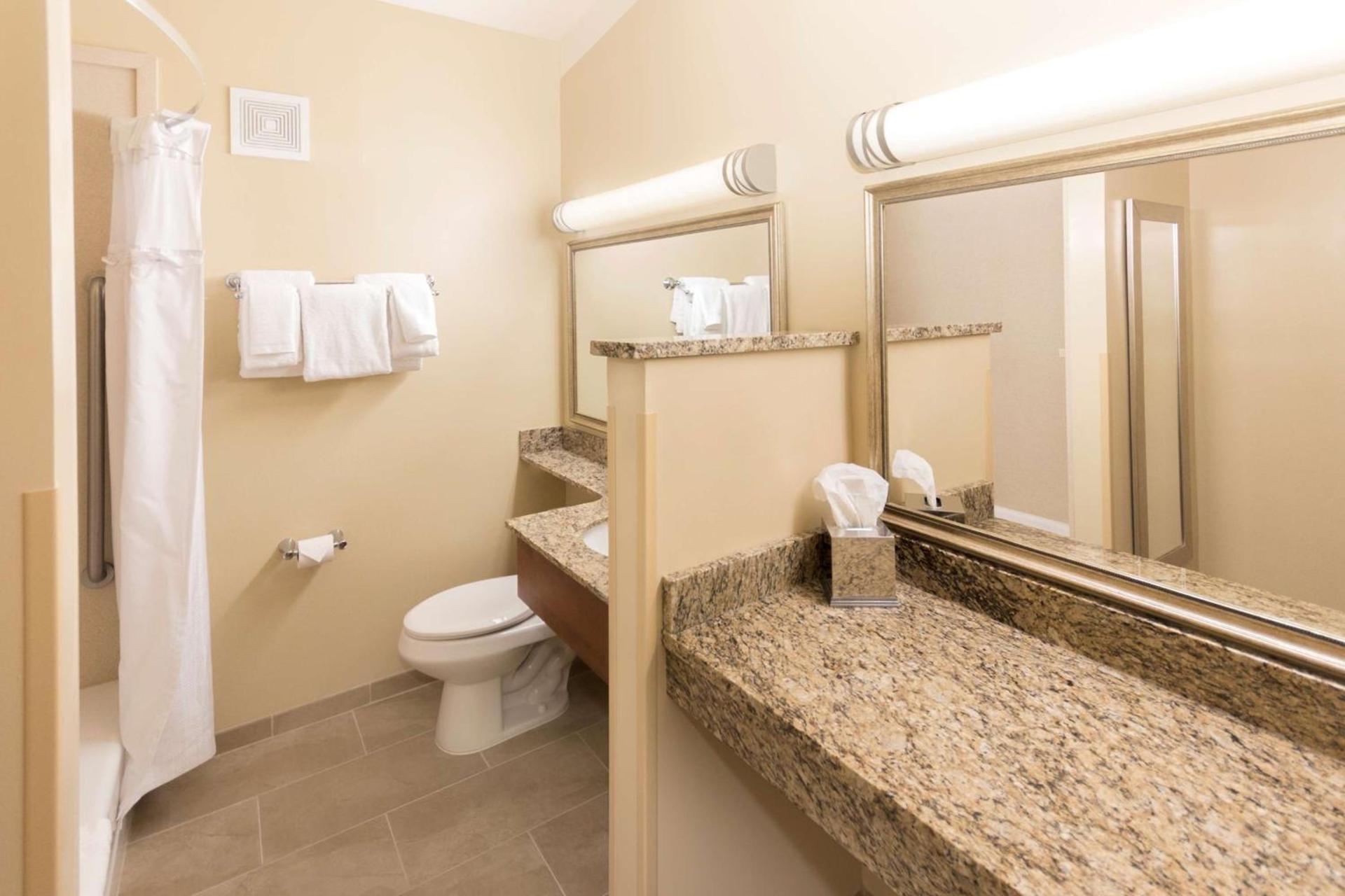 Best Western Charleston Inn photo 51
