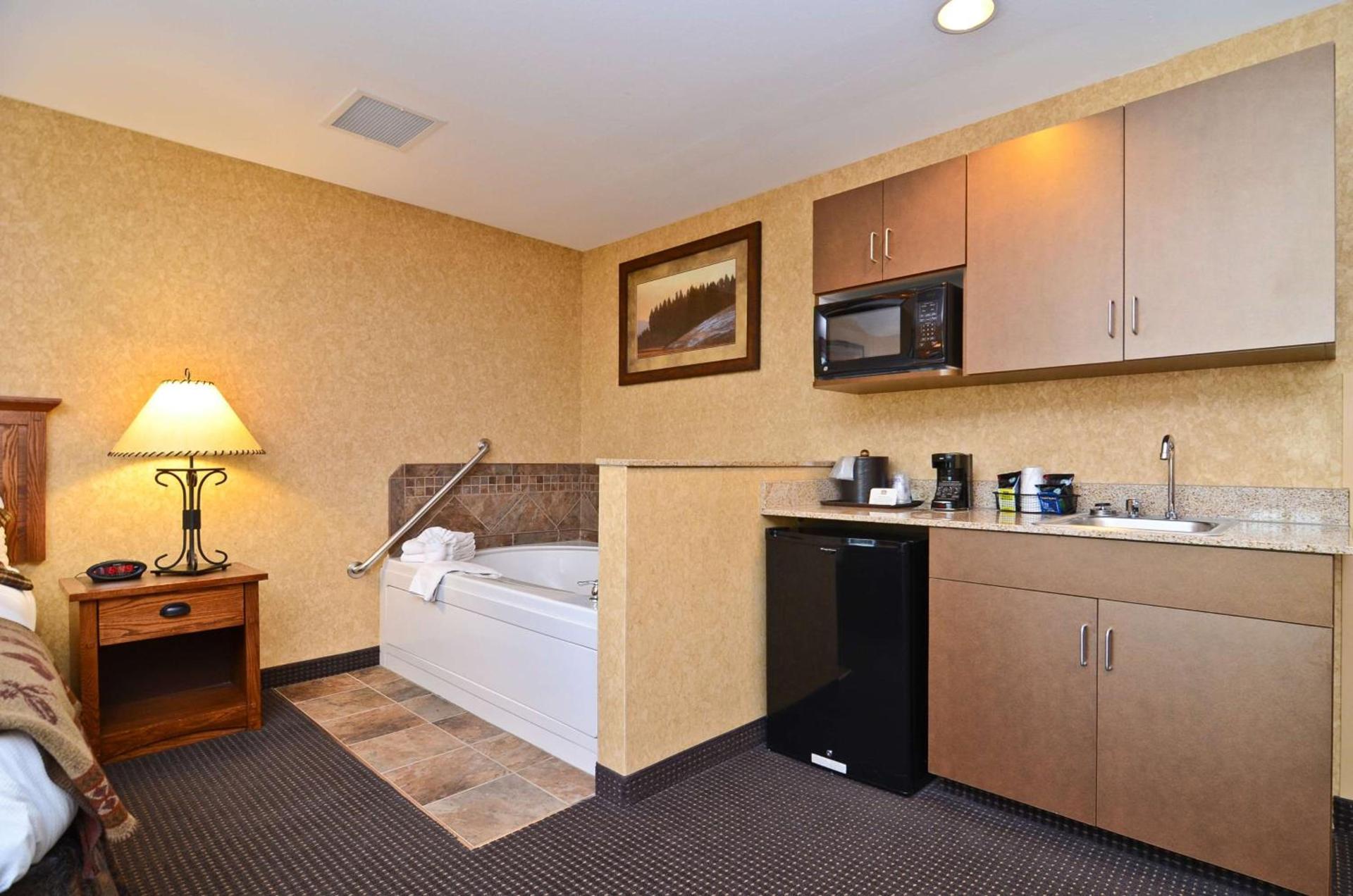 Best Western Plus Kelly Inn and Suites photo 32