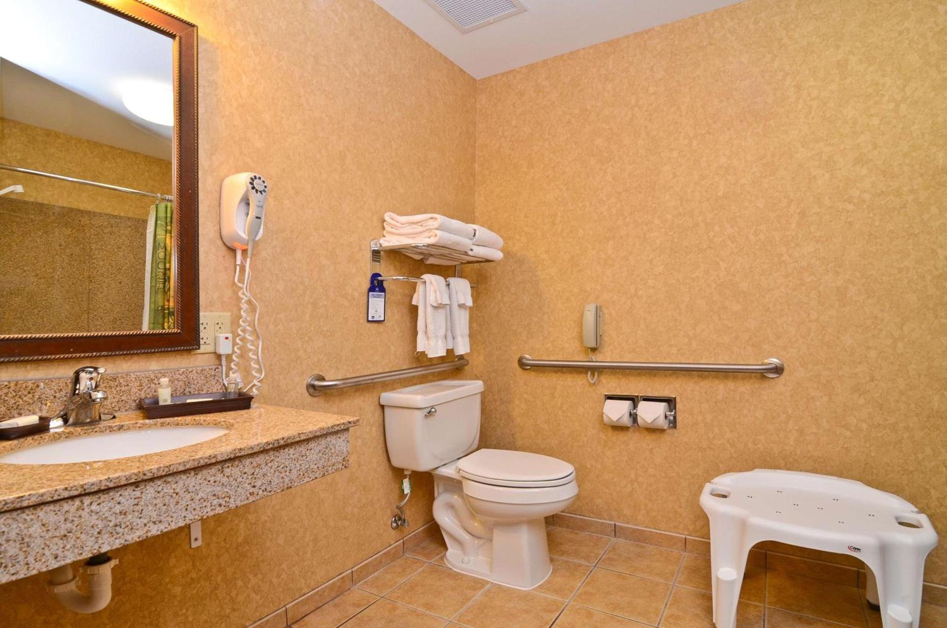 Best Western Plus Kelly Inn and Suites photo 46