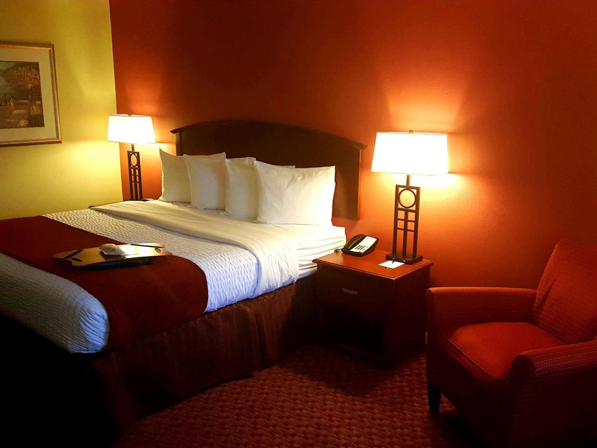 Best Western Hickory photo 6