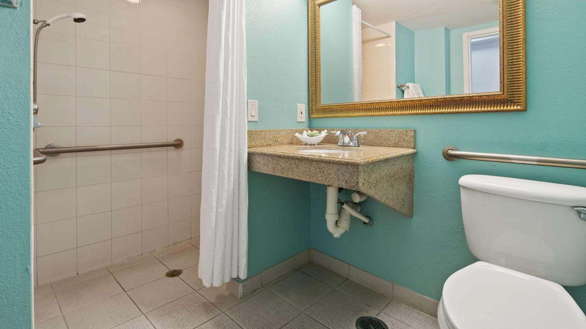 Best Western Plus Oceanside Inn photo 42