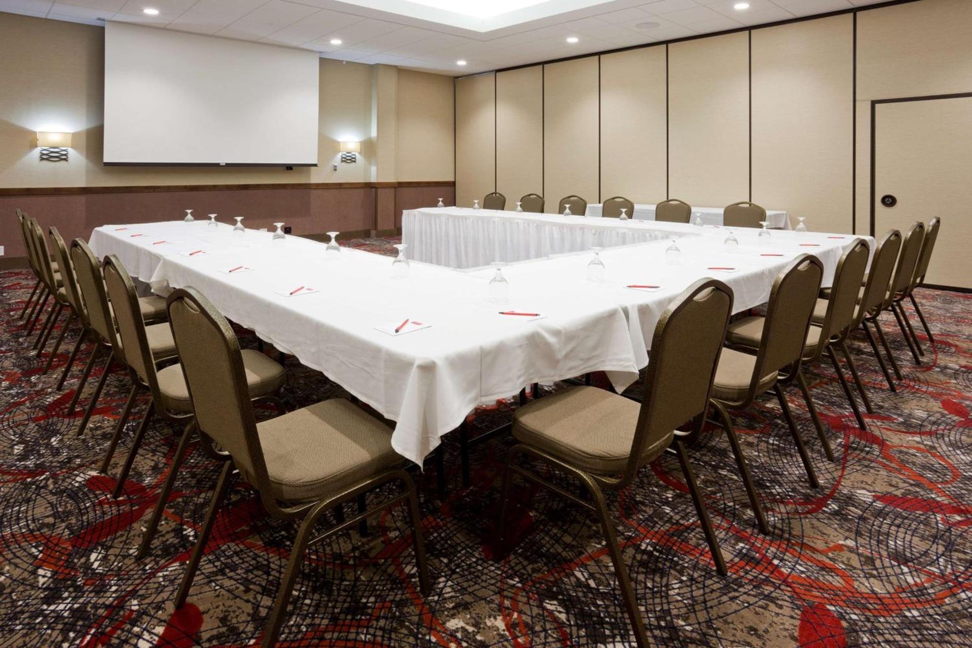 Best Western Plus Willmar photo 27