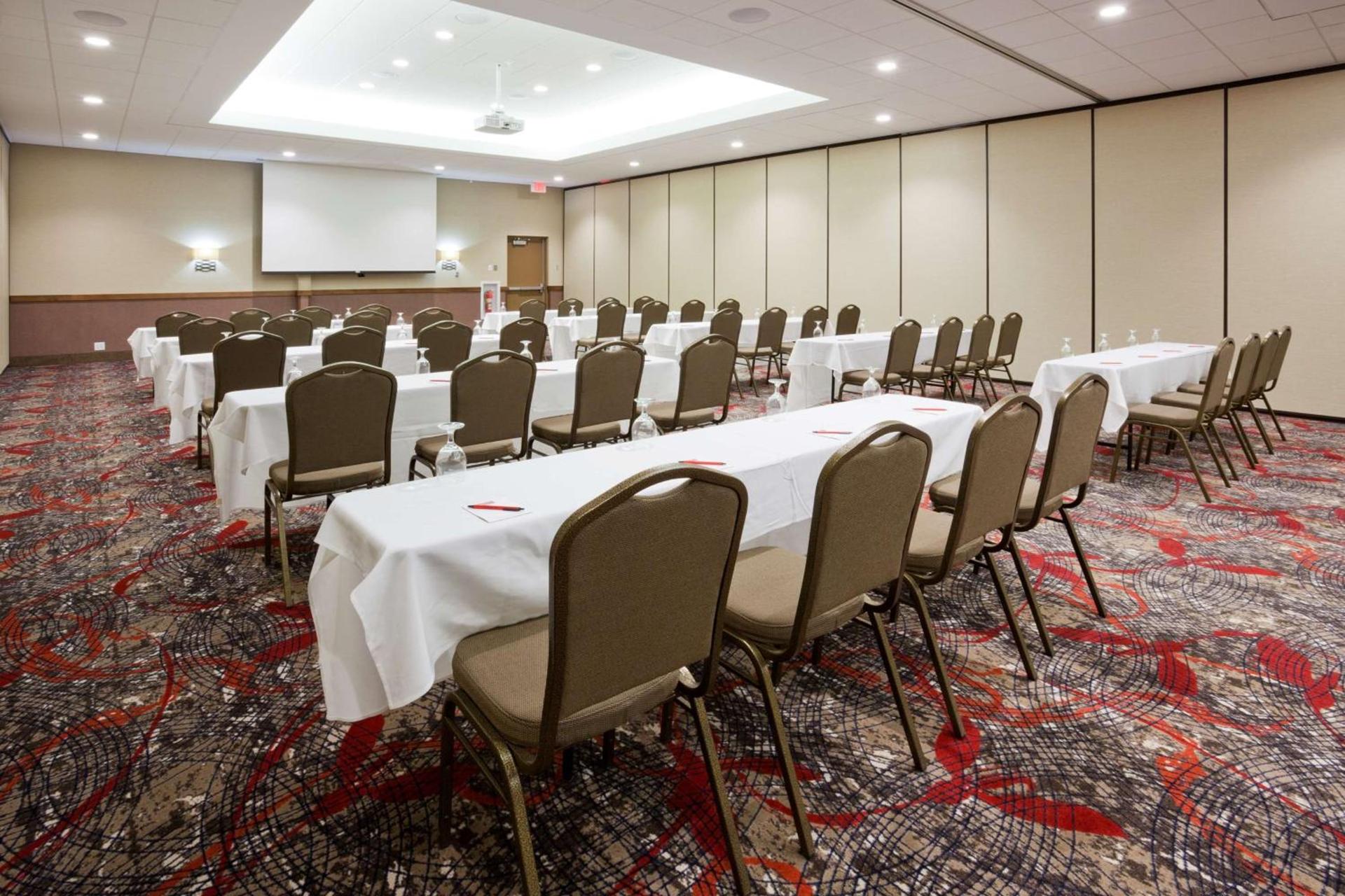Best Western Plus Willmar photo 28