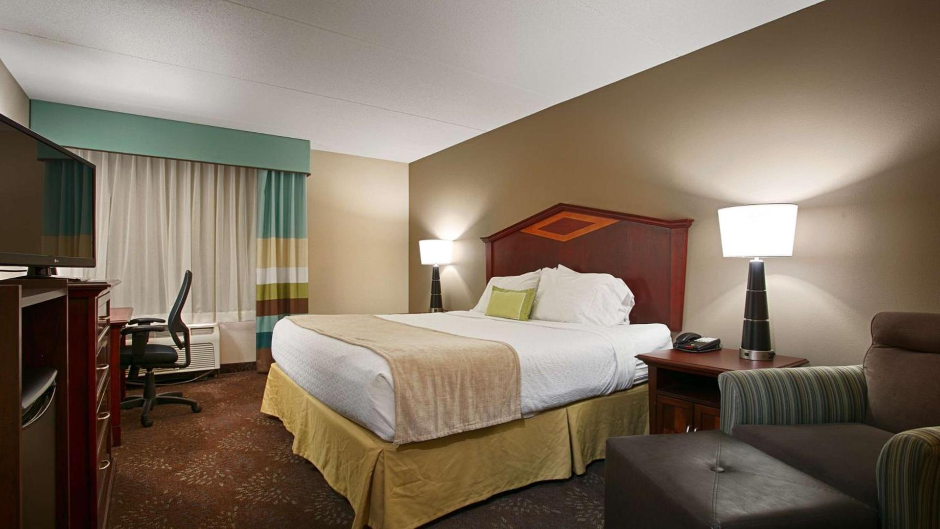 Best Western Plus Willmar photo 15