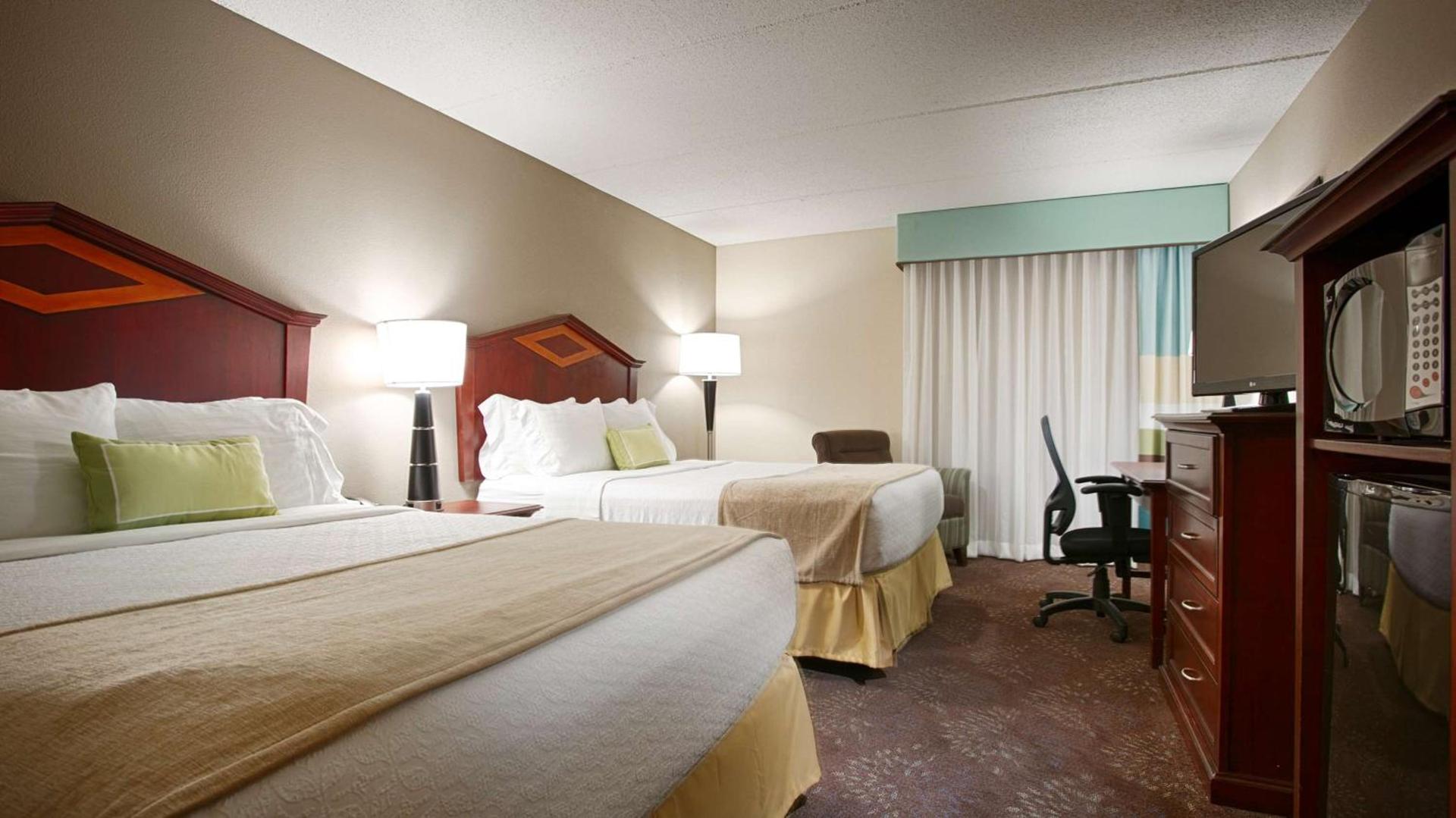 Best Western Plus Willmar photo 3