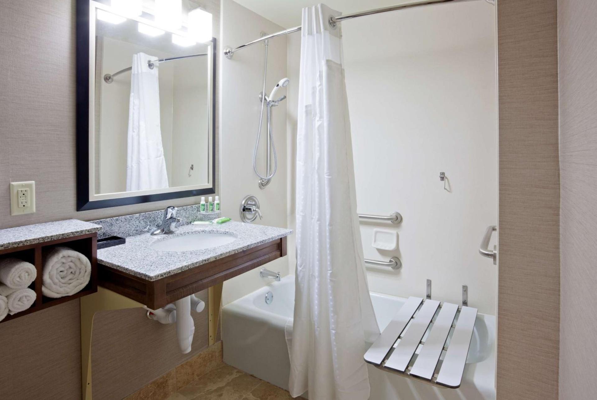 Best Western Plus Willmar photo 22