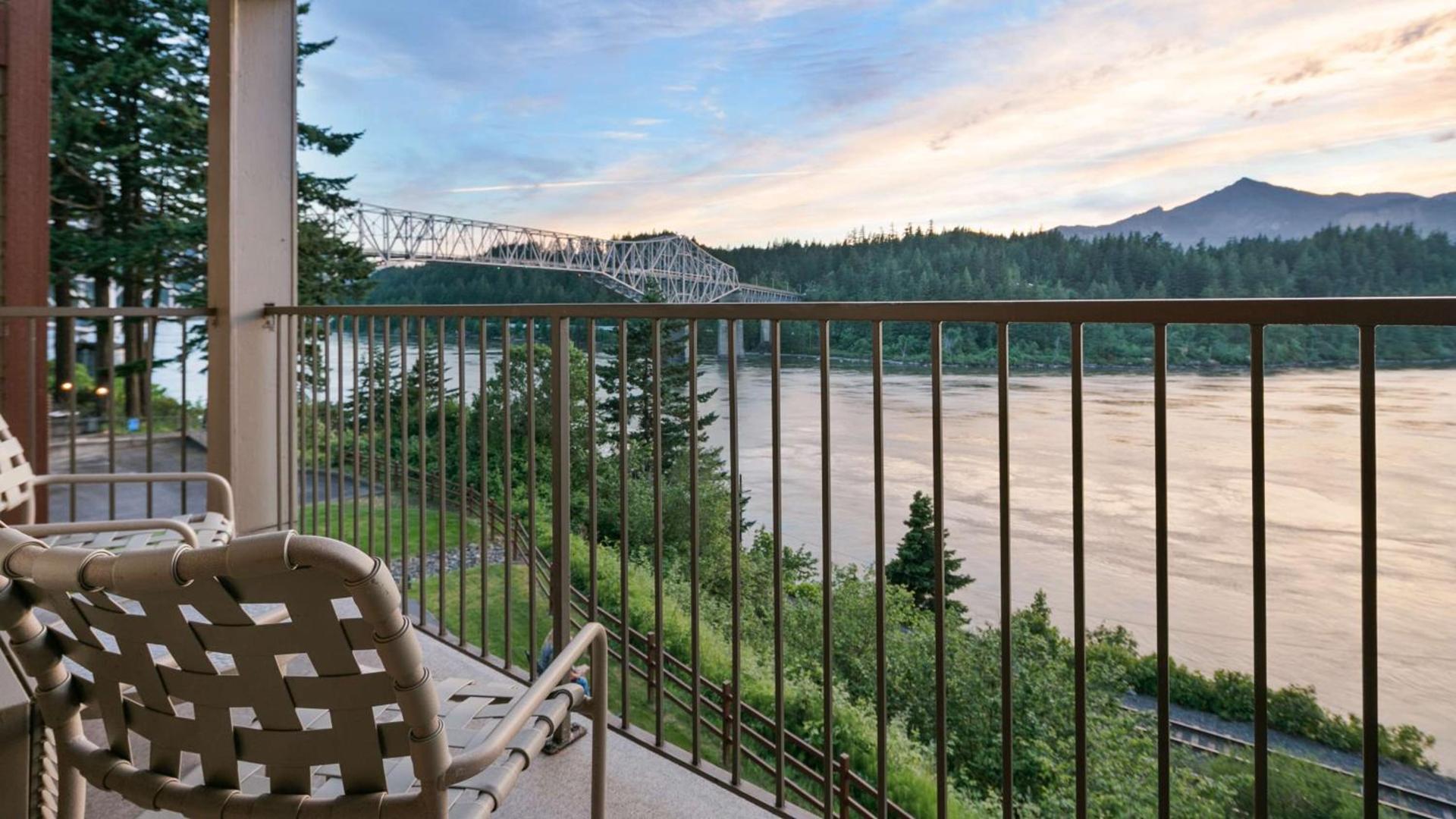 Best Western Plus Columbia River Inn photo 52