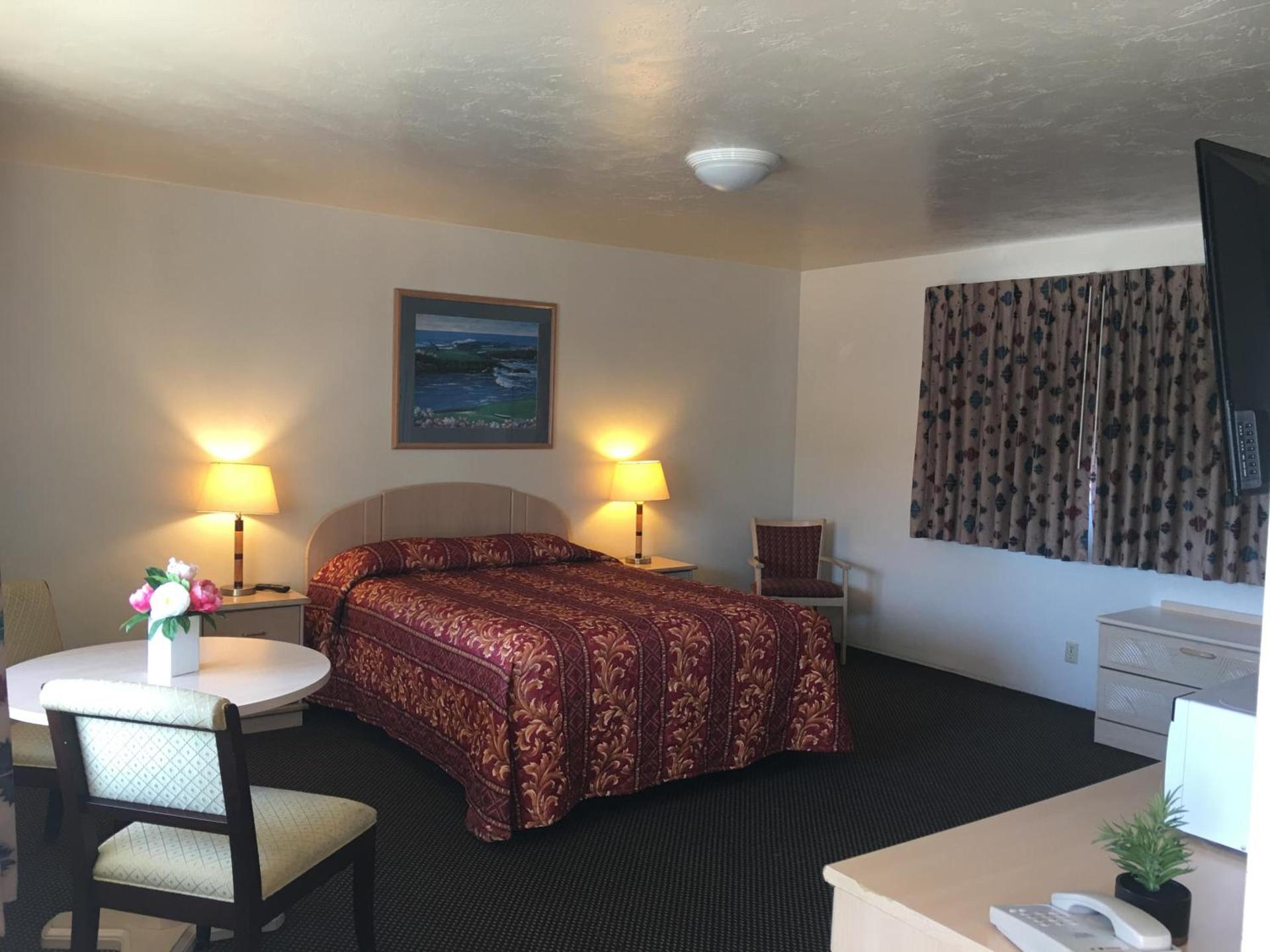 Old Marina Inn photo 7