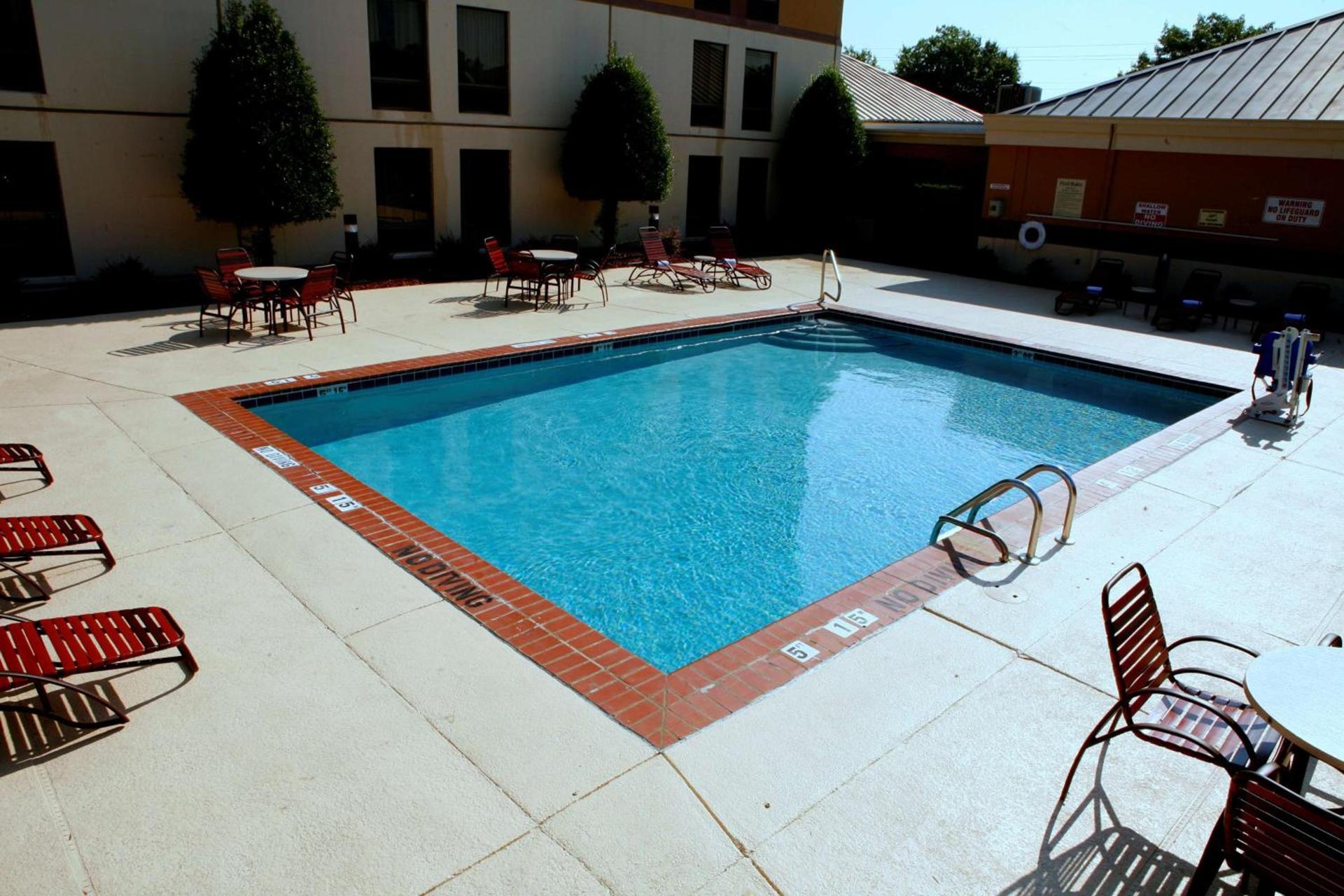 Best Western Plus Goldsboro photo 2