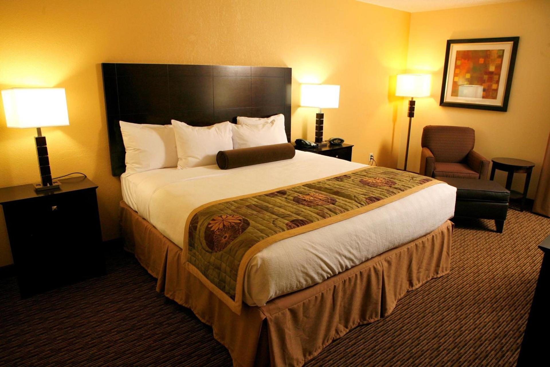 Best Western Plus Goldsboro photo 8