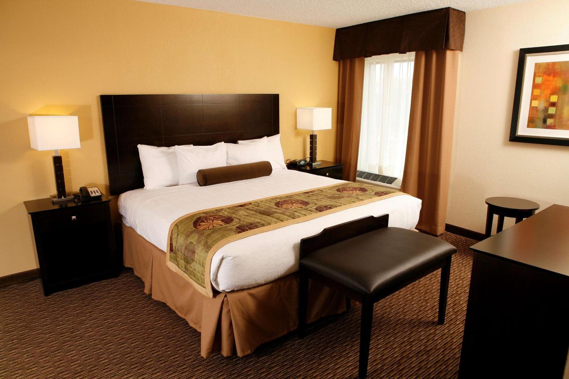 Best Western Plus Goldsboro photo 7