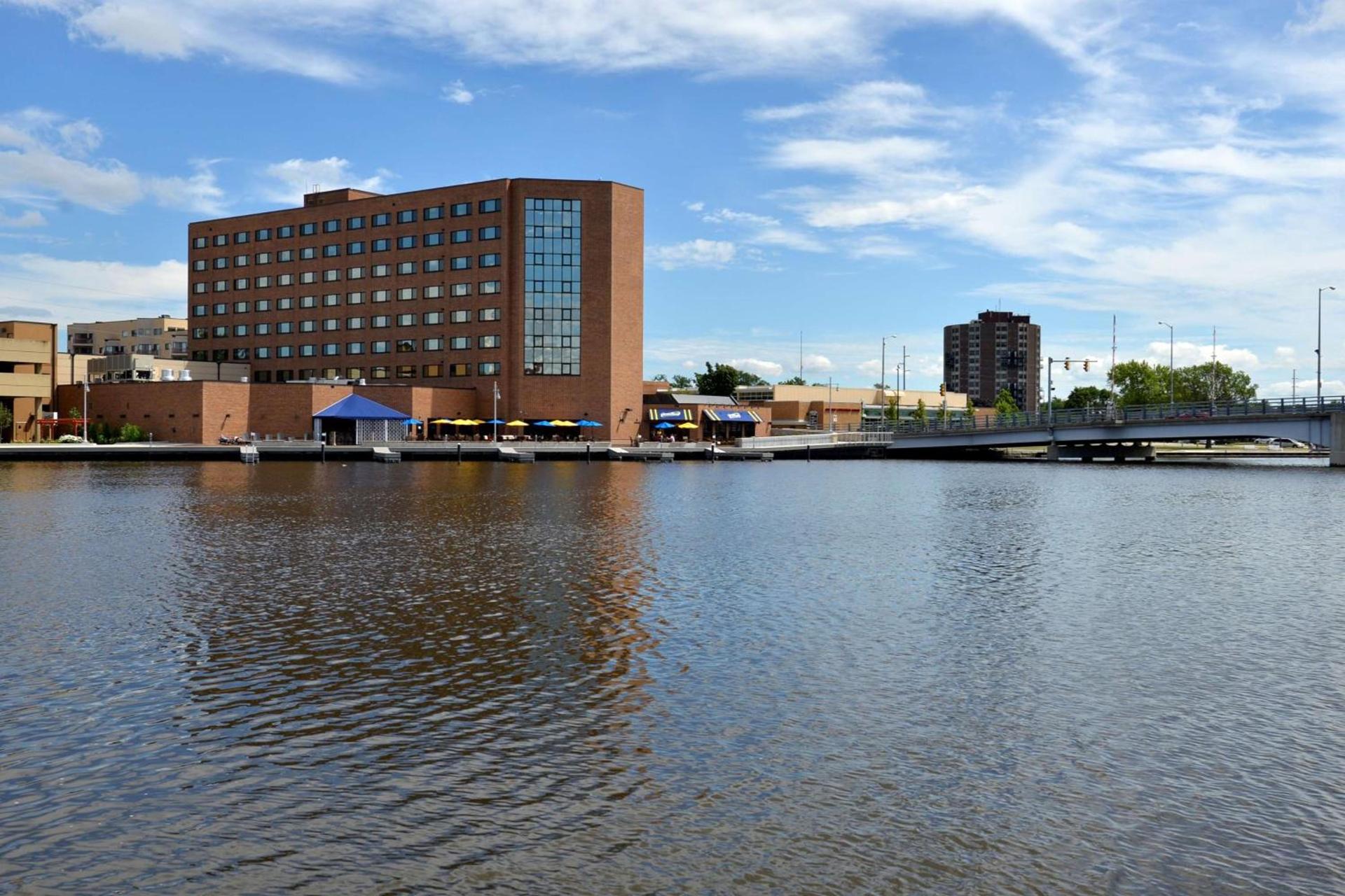 Oshkosh Marriott Waterfront Hotel & Convention Center photo 3