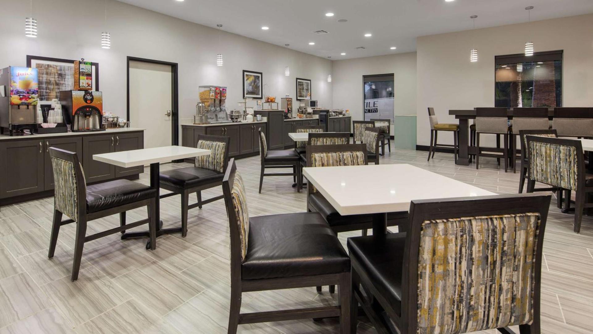 Best Western Plus Regency Park photo 3