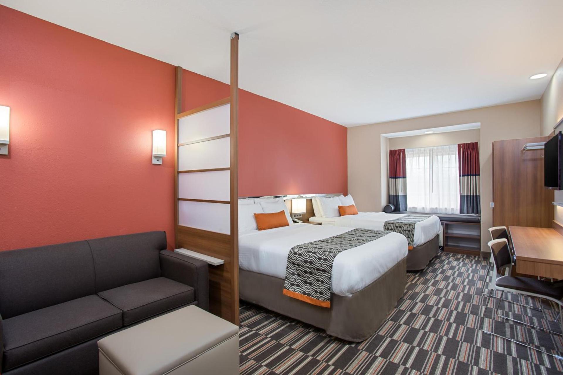 Microtel Inn & Suites by Wyndham Walterboro photo 23