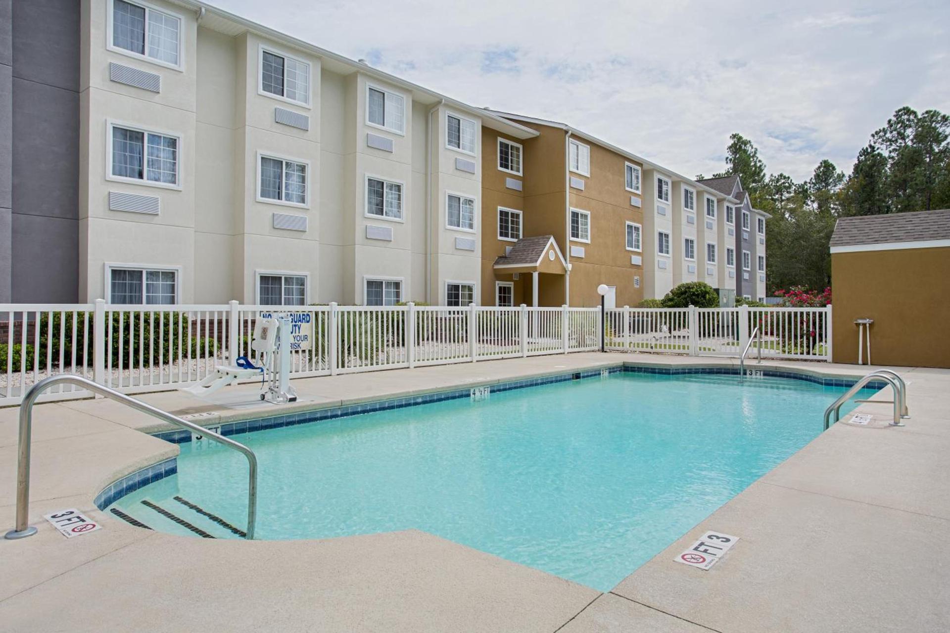 Microtel Inn & Suites by Wyndham Walterboro photo 29