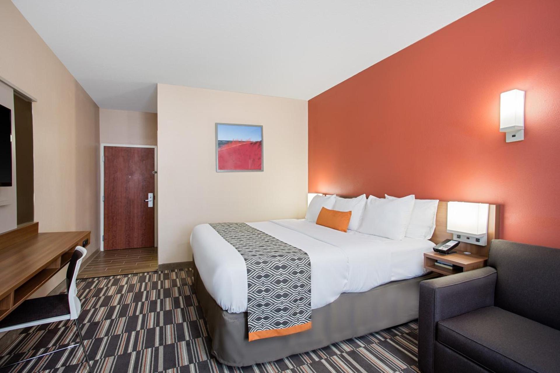 Microtel Inn & Suites by Wyndham Walterboro photo 31