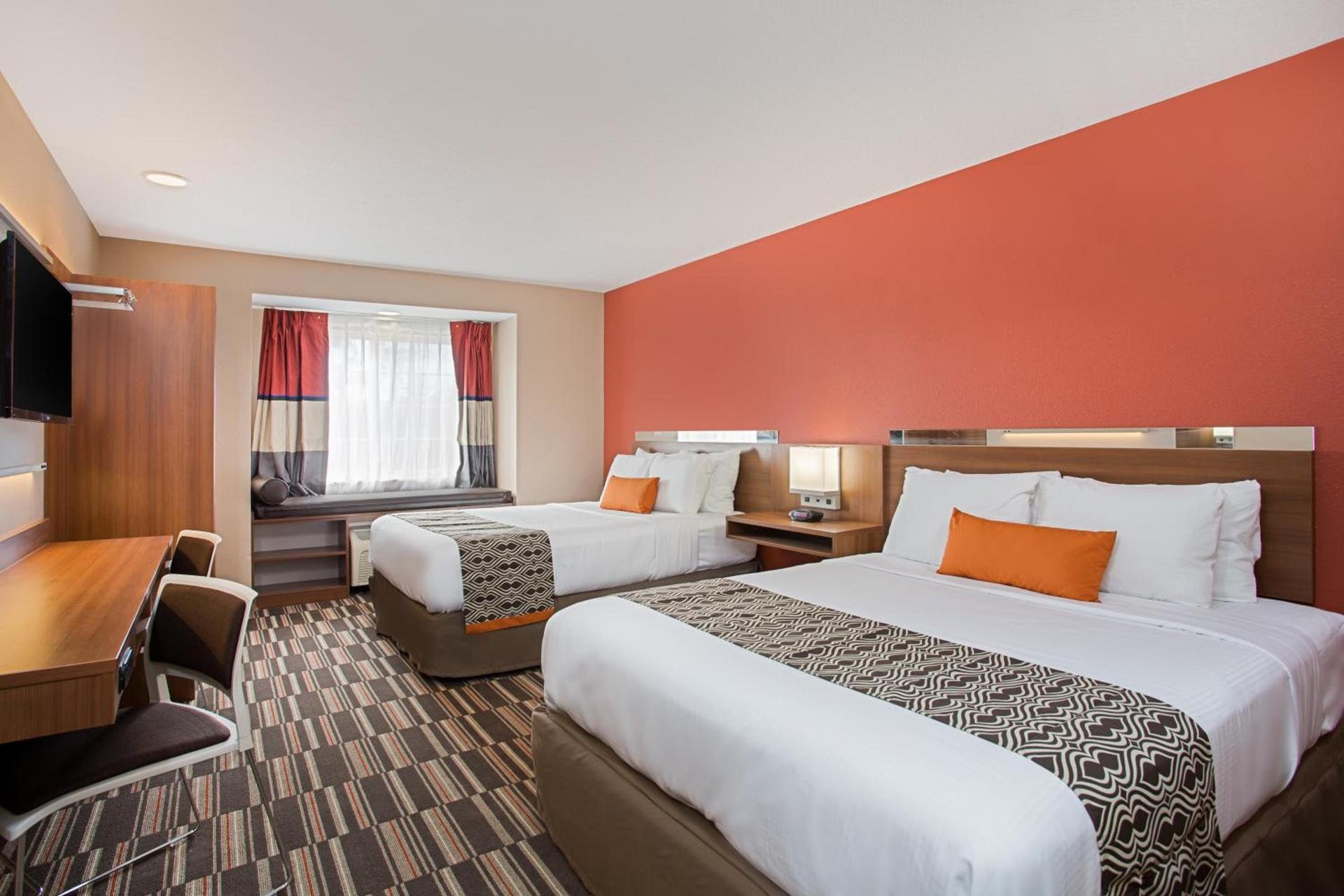 Microtel Inn & Suites by Wyndham Walterboro photo 32